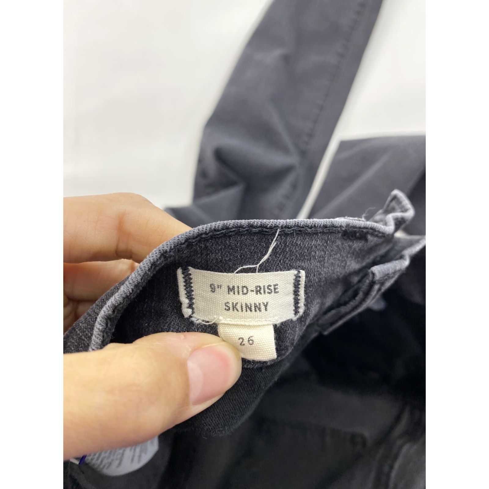 Madewell Madewell Jeans Womens 26 Black 9 inch Mid Rise Skinny Pockets Slimming jeans Size 26" / US 2 / IT 38 - 4 Thumbnail