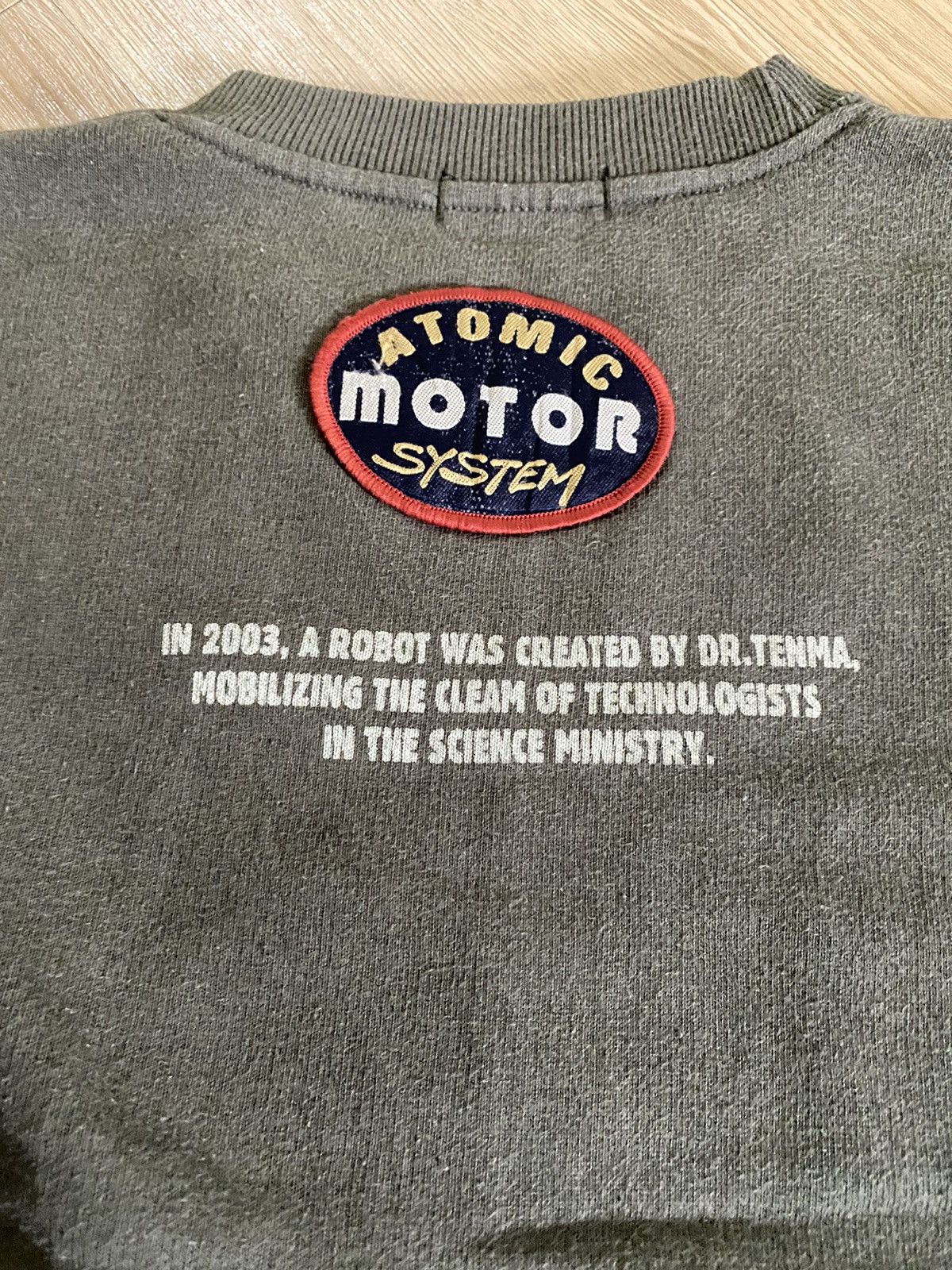 Atomic × Japanese Brand × Vintage Atomic Atom Robot Tezuka Production Crewneck Size US M / EU 48-50 / 2 - 4 Thumbnail