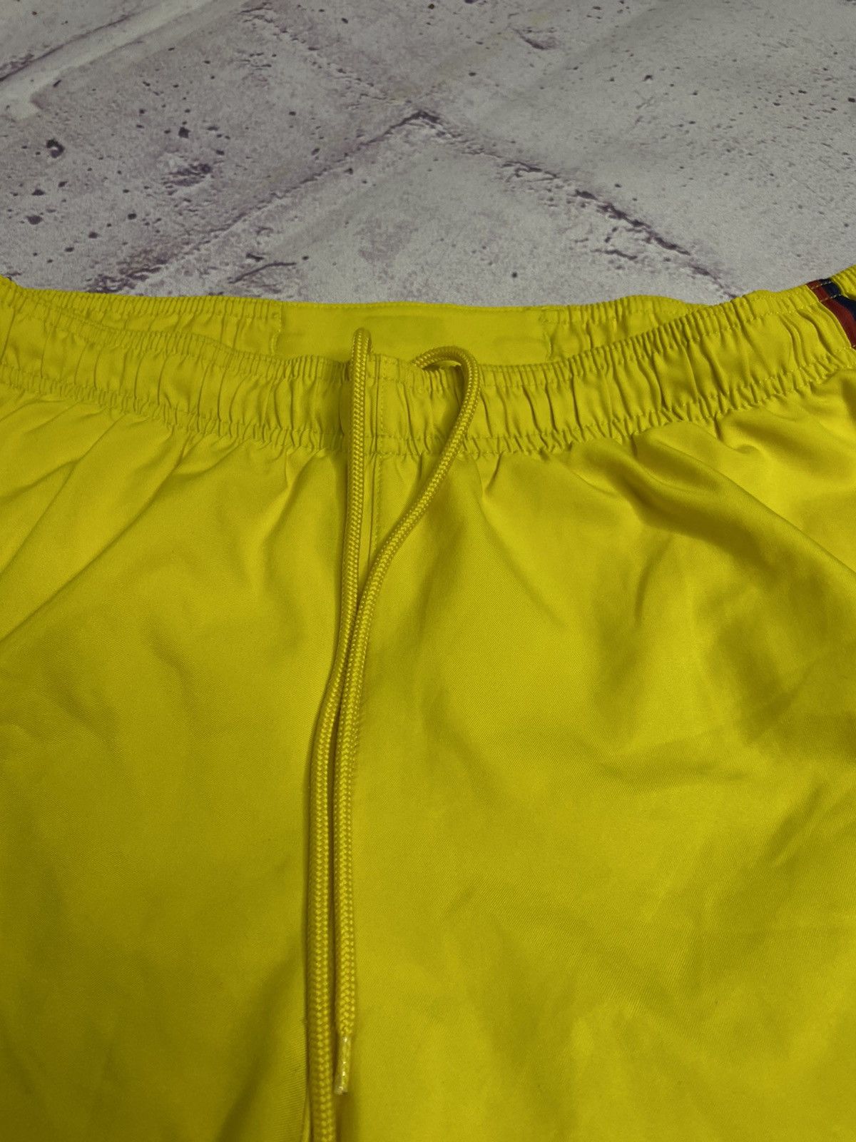 Nike MENS Nike Barcelona Yellow Soccer Shorts vintage Size US 34 / EU 50 - 5 Thumbnail