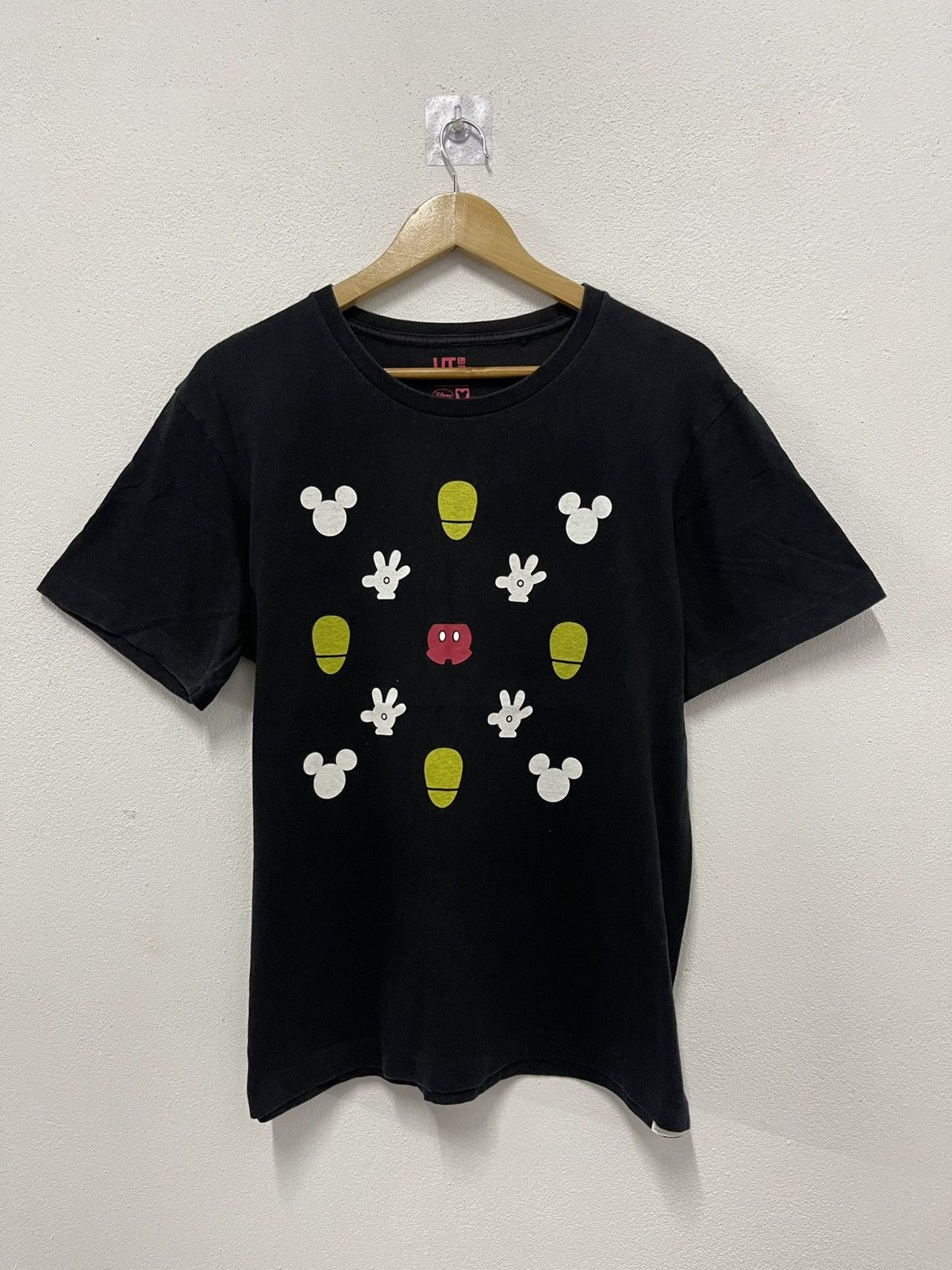 Cartoon Network × Japanese Brand × Mickey Mouse Mickey Mouse x Uniqlo t-shirt Size US L / EU 52-54 / 3 - 1 Thumbnail