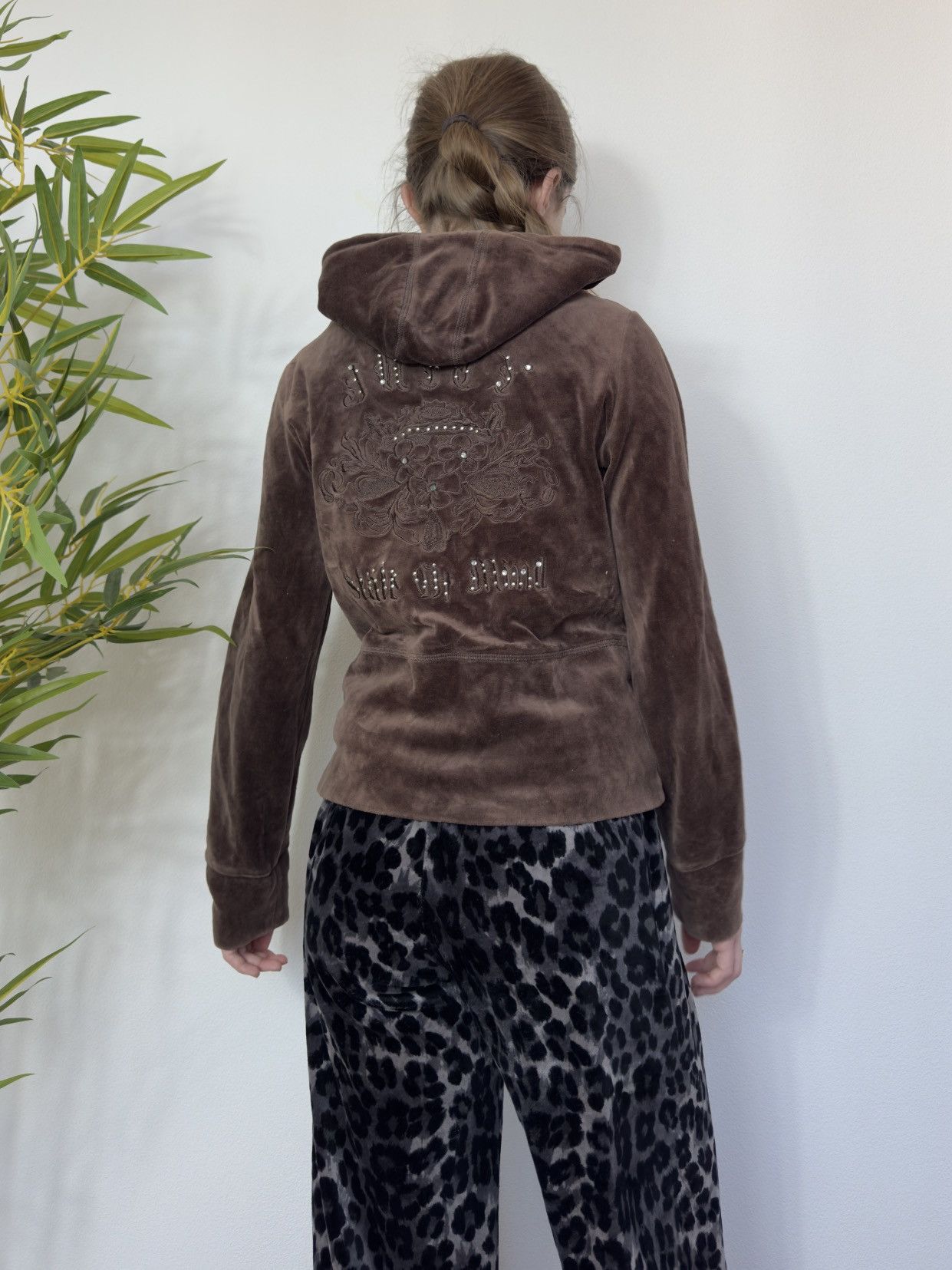 Juicy Couture VINTAGE JUICY COUTURE BIG LOGO Y2K BROWN ZIP HOODIE Size XL / US 12-14 / IT 48-50 - 4 Thumbnail
