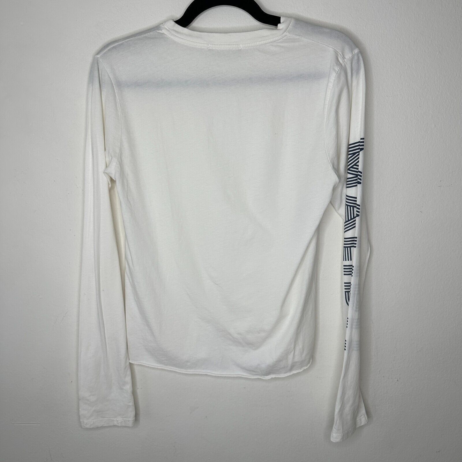 Brandy Melville Brandy Melville Malibu Graphic Crew Neck Long Sleeve Tee S Size S / US 4 / IT 40 - 5 Thumbnail