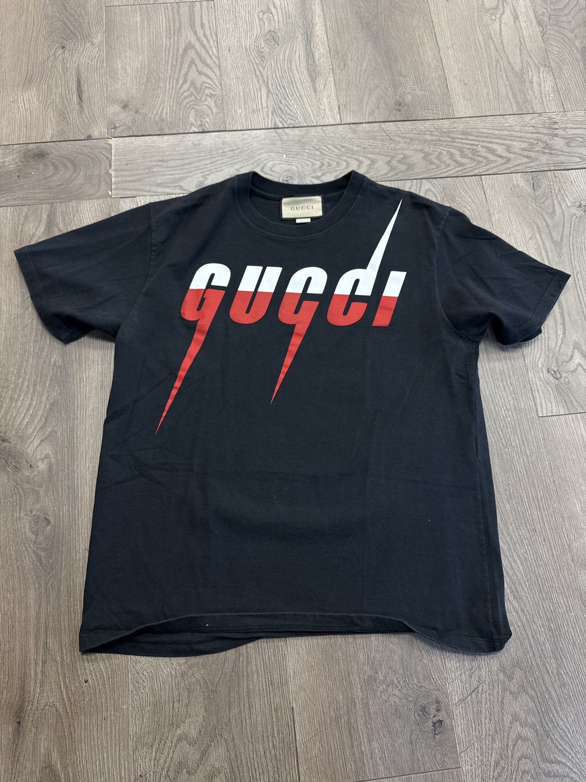 Gucci lightning two tone logo t-shirt black red