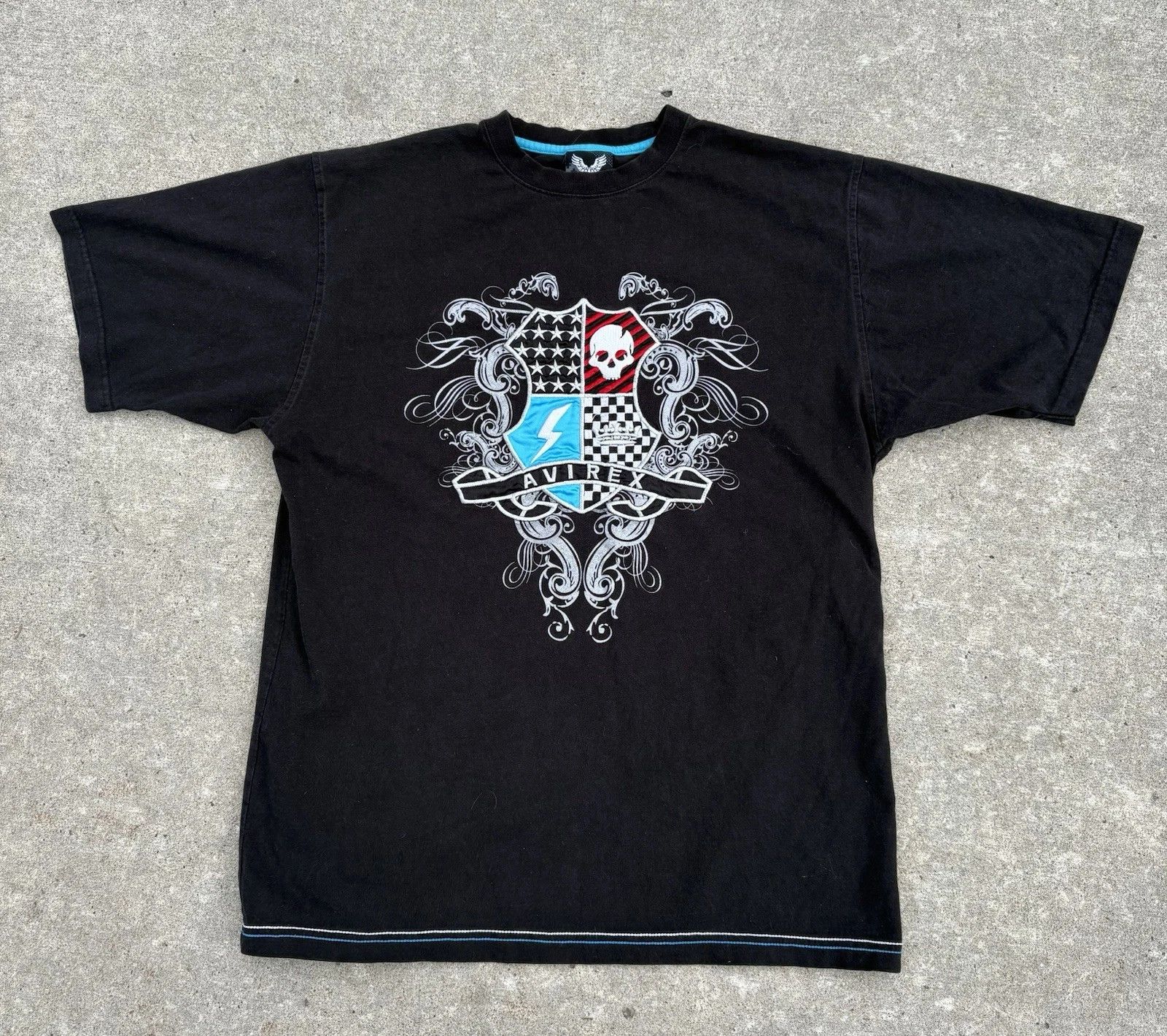 Avirex Vintage Y2K Avirex Black Graphic T-Shirt – Size L Size US L / EU 52-54 / 3 - 1 Thumbnail