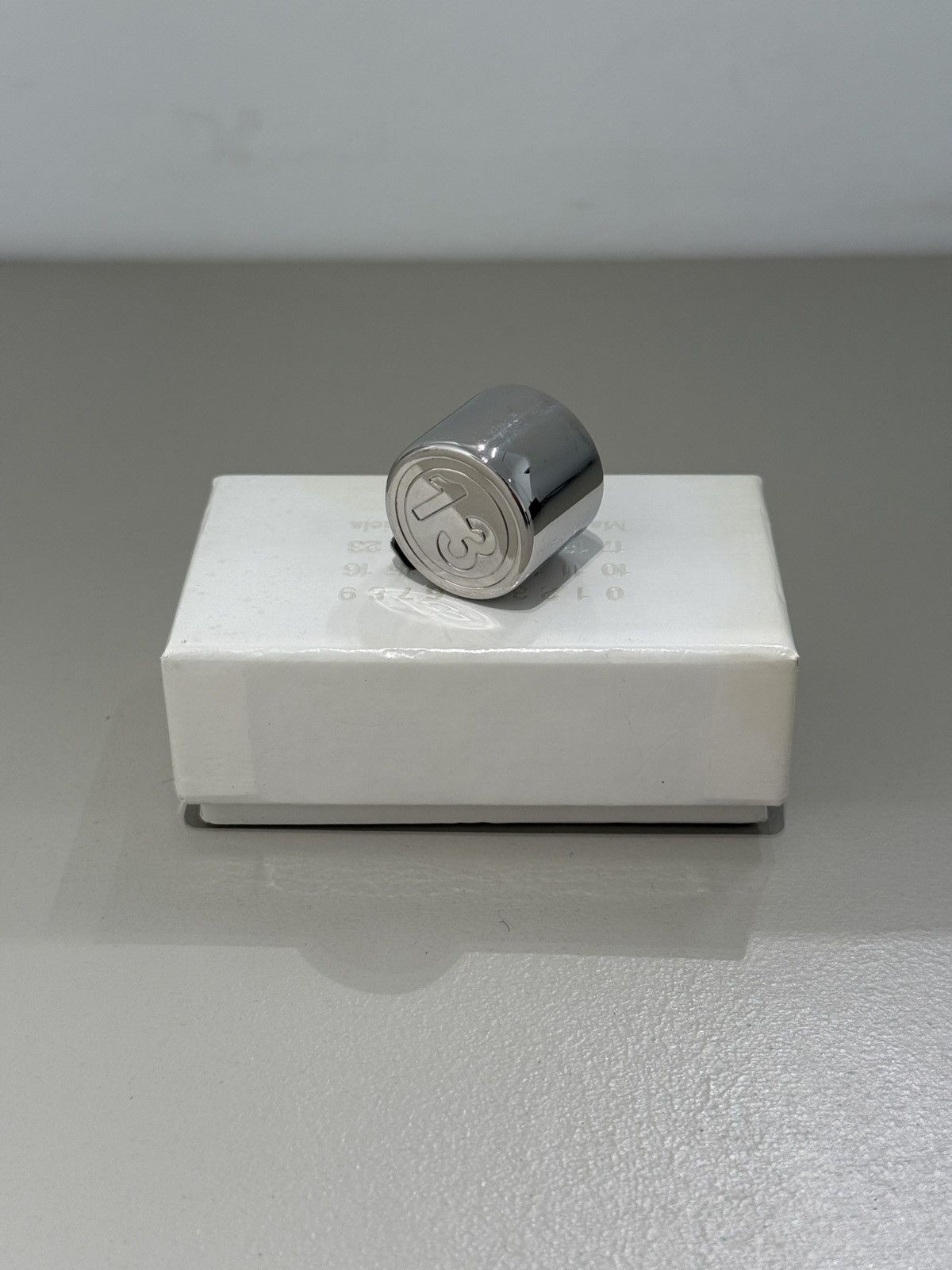 【直筆サイン・シリアルナンバー入り】MARTIN MARGIELA デオドラント Maison Margiela RARE Margiela pocket ashtray new in box | Grailed