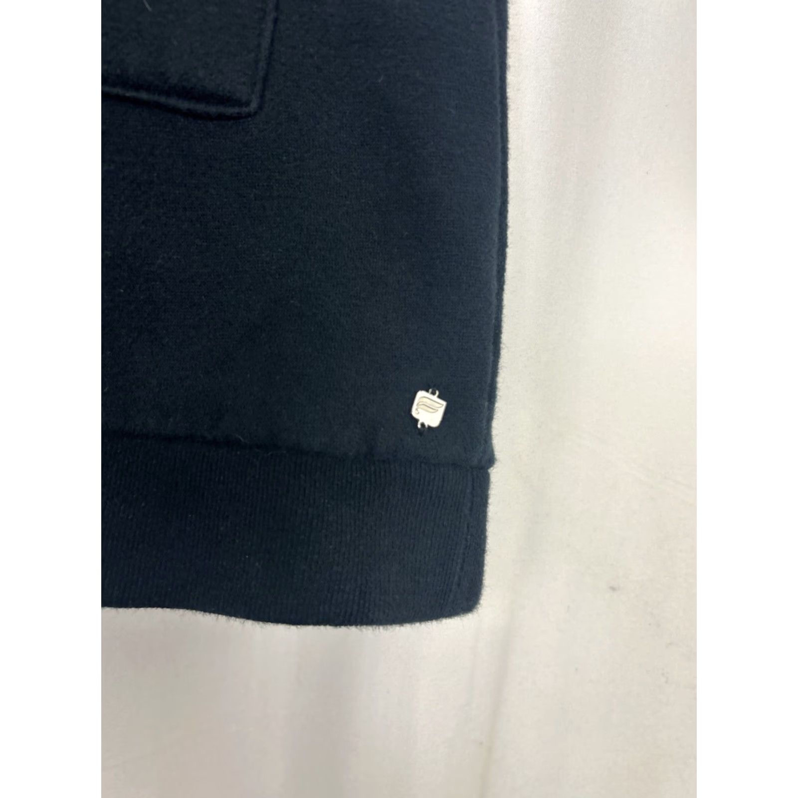 Fabletics Fabletics Sweatshirt Pullover Kangaroo Pocket Crew Neck Black Womens Size S Short Description: – Size S / US 4 / IT 40 - 6 Thumbnail