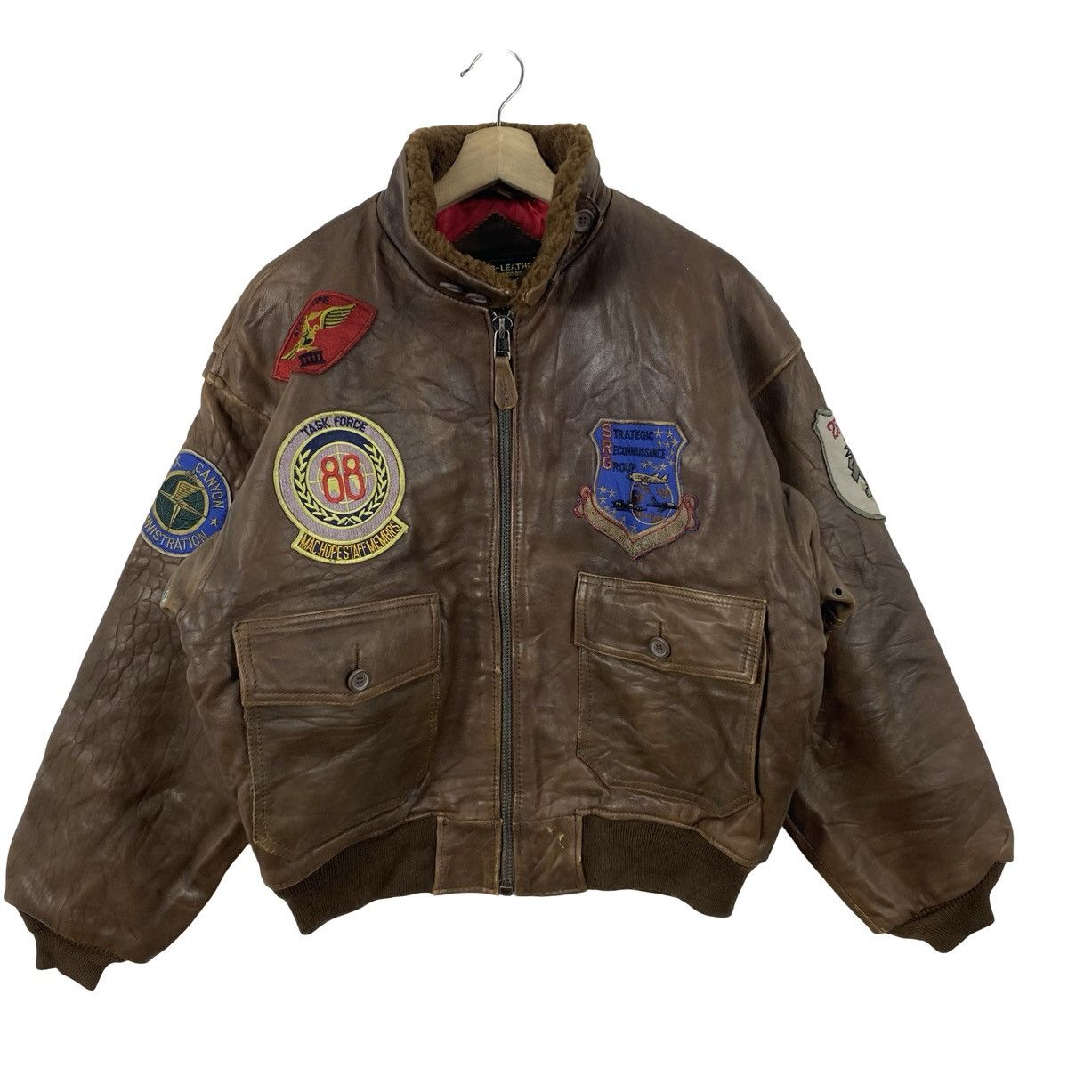 Vintage Vintage DISTRESSED Leather Bomber Jacket Military Patch Size US L / EU 52-54 / 3 - 5 Thumbnail