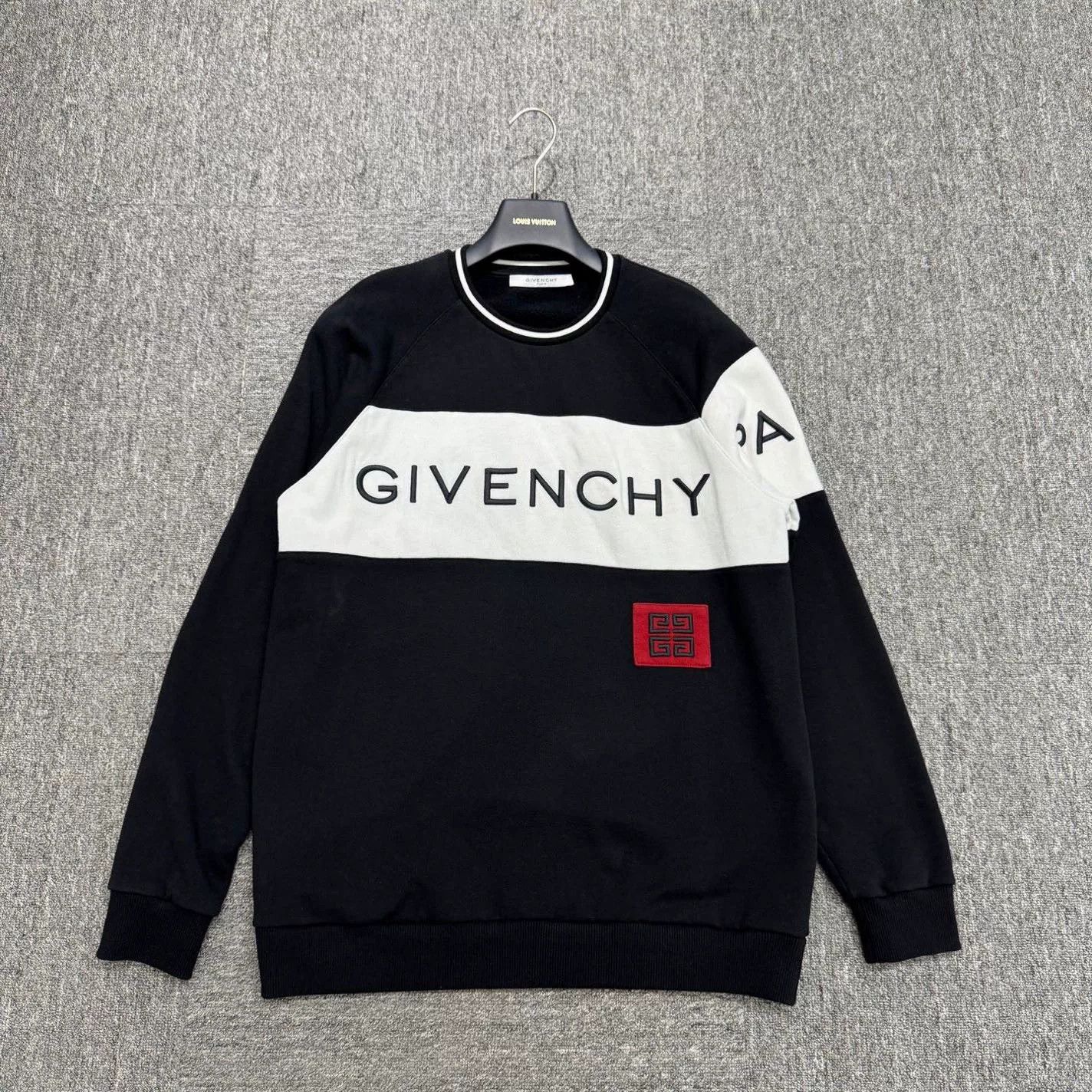 Givenchy Givenchy Embroidered Letter Short Sleeve Shirt Size US S / EU 44-46 / 1 - 1 Thumbnail