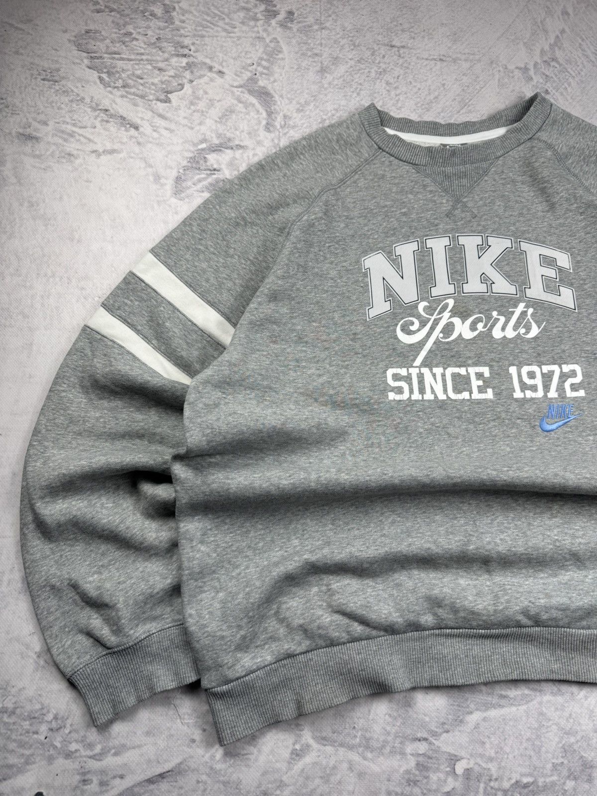 Nike × Vintage NIKE VINTAGE CENTER LOGO OVERSIZE BOXY SWEATSHIRT Size US XL / EU 56 / 4 - 2 Thumbnail