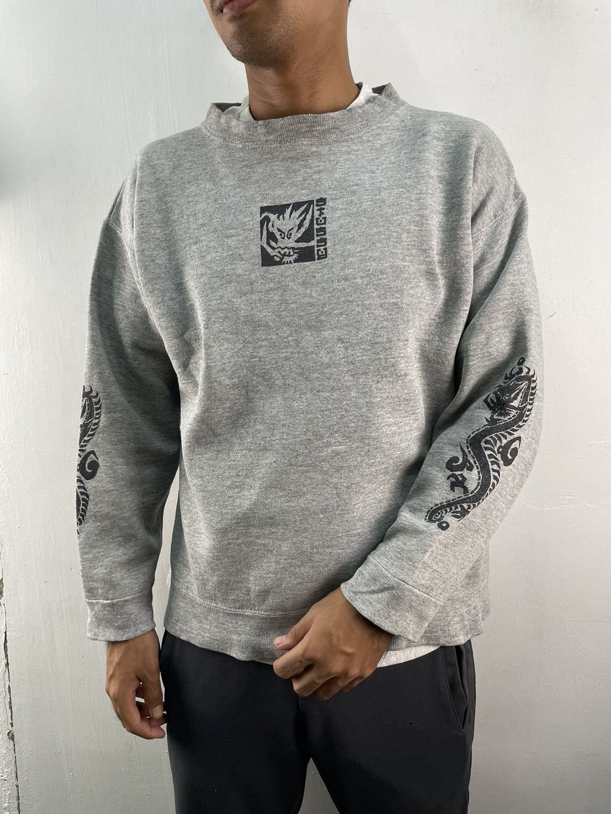 Stussy Vintage 90s Stussy Dragon Boxy Sweatshirt Crewneck Size US M / EU 48-50 / 2 - 1 Thumbnail