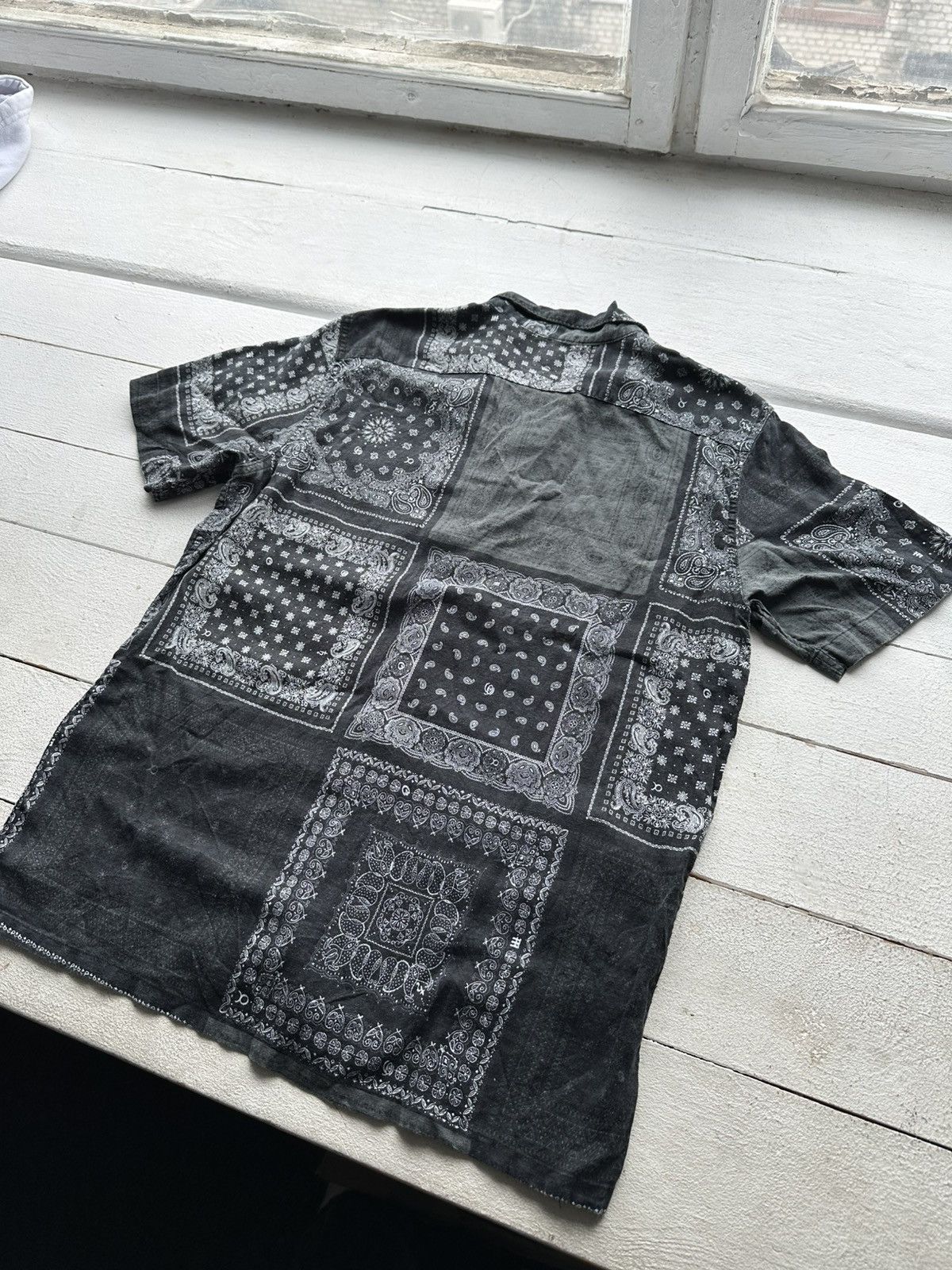Levi's × Levi's Vintage Clothing × Vintage 🚨Vintage Levi’s BANDANA PRINT Black Button Longsleeve HAWAII Size US S / EU 44-46 / 1 - 7 Thumbnail