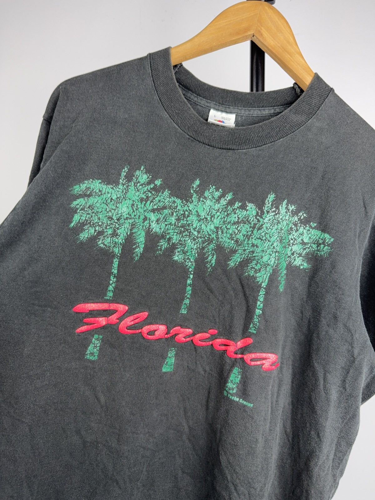 Vintage VNTG 90s Retro Florida Palm Trees USA Distressed Faded Tee Size US L / EU 52-54 / 3 - 8 Thumbnail