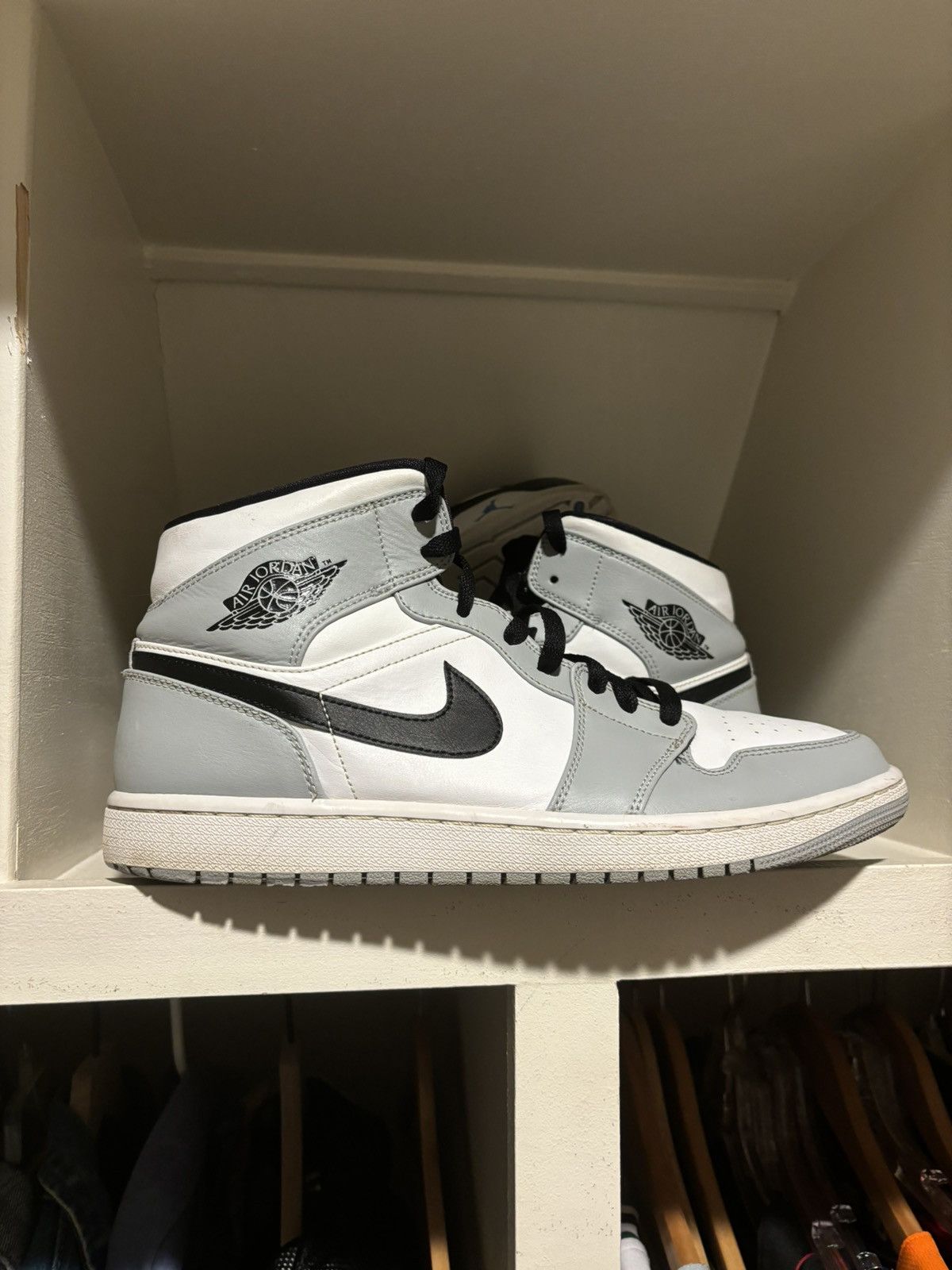 Jordan Brand Jordan 1 mid smoke grey size 11 Size US 11 / EU 44 - 2 Thumbnail