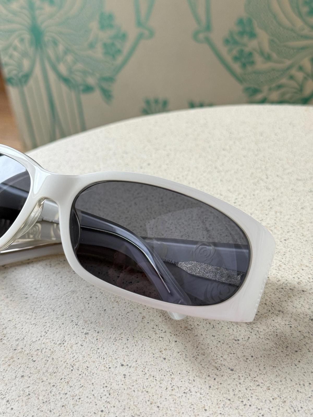 Miu Miu Vintage Miu Miu Logo Rose Wraparound White Women Sunglasses Size ONE SIZE - 6 Thumbnail