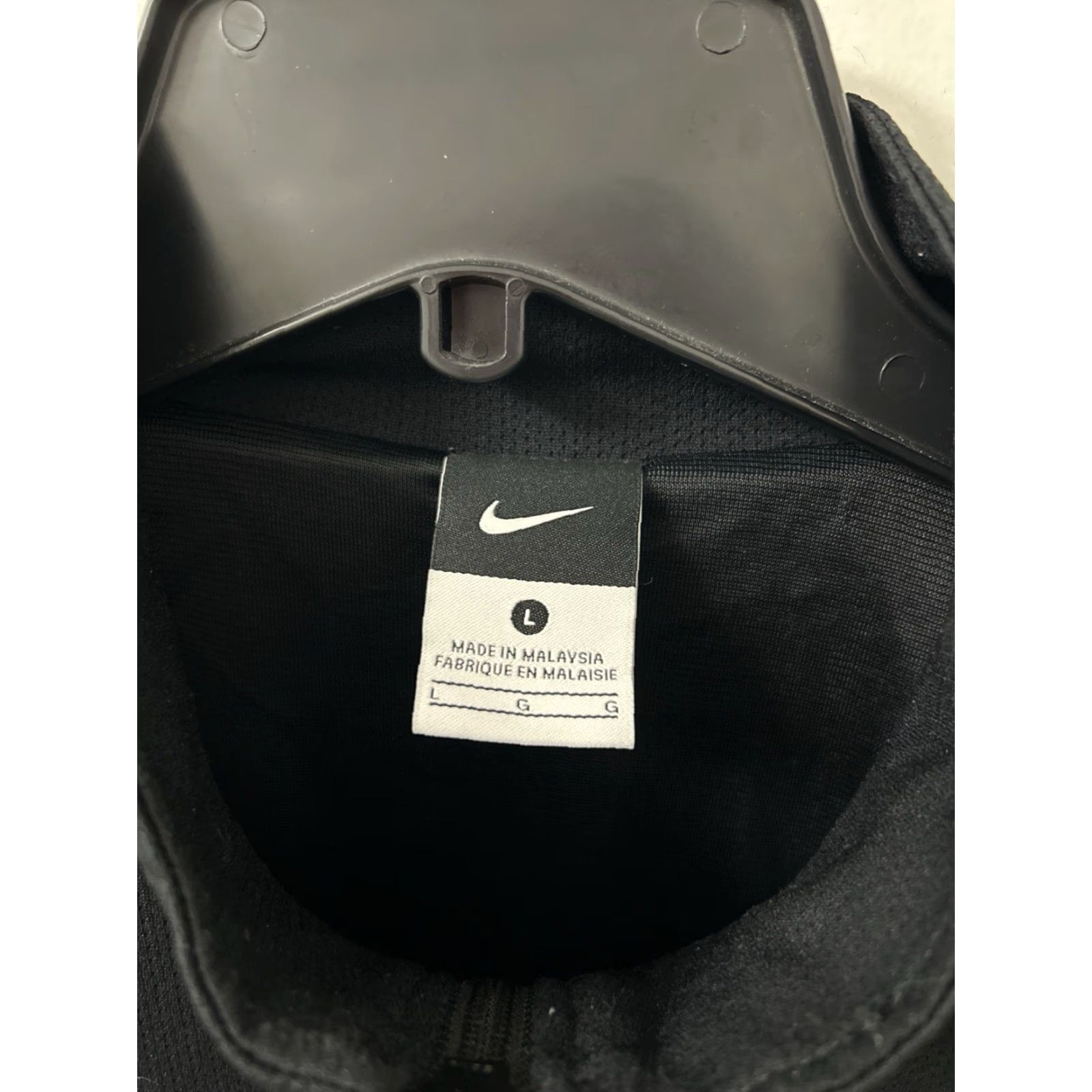 Nike Nike Track Jacket Mens Large Black Full Zip Pockets L/S Regular Fit Shirt? Size US L / EU 52-54 / 3 - 5 Thumbnail