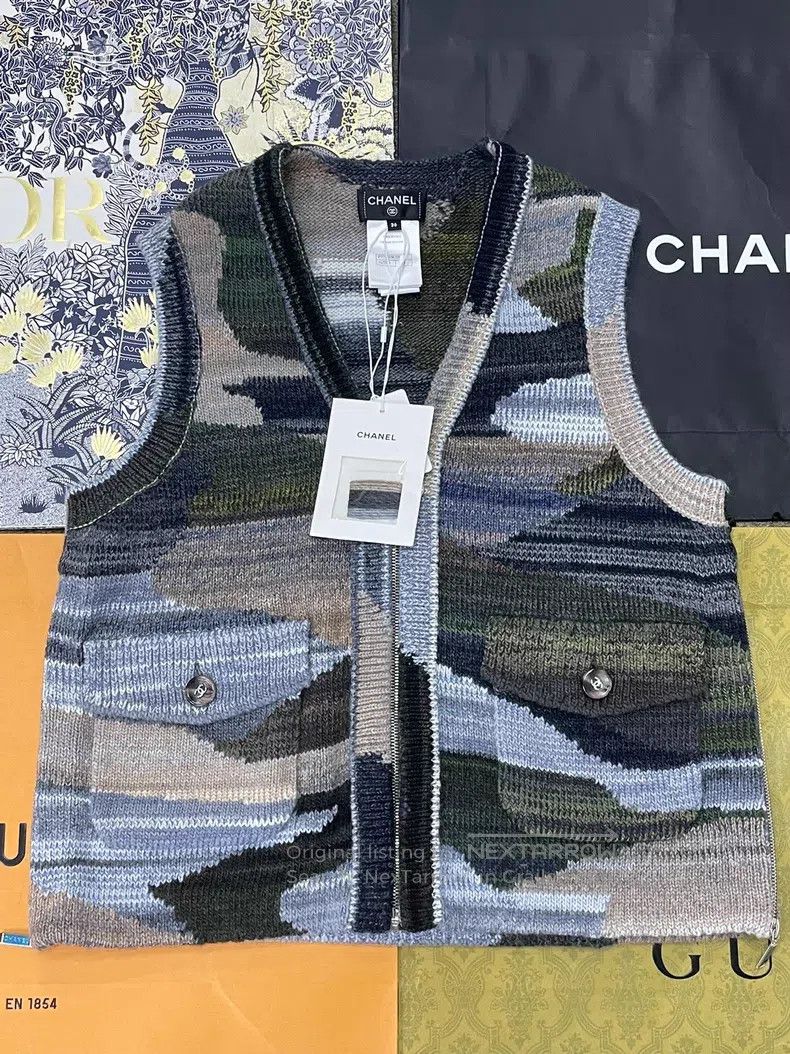 Chanel Chanel 24A colour-blocked wool cashmere vest Size XS / US 0-2 / IT 36-38 - 1 Thumbnail