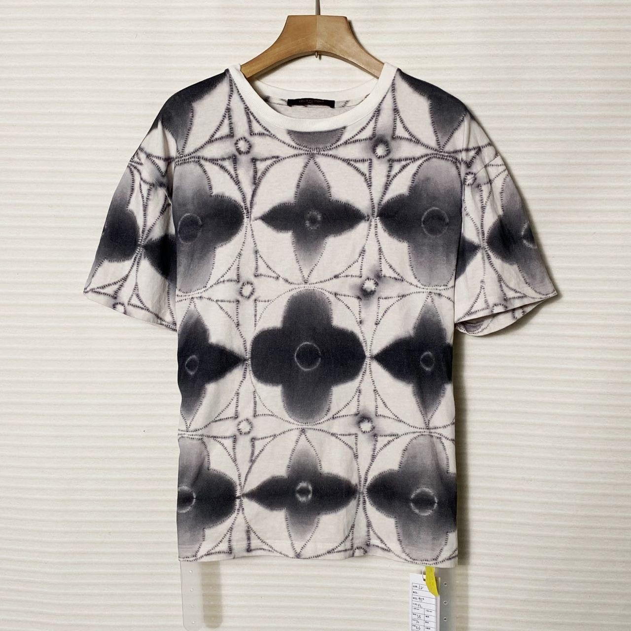 Louis Vuitton Louis Vuitton SS23 Tie-Dye T-shirt Size US XL / EU 56 / 4 - 1 Thumbnail