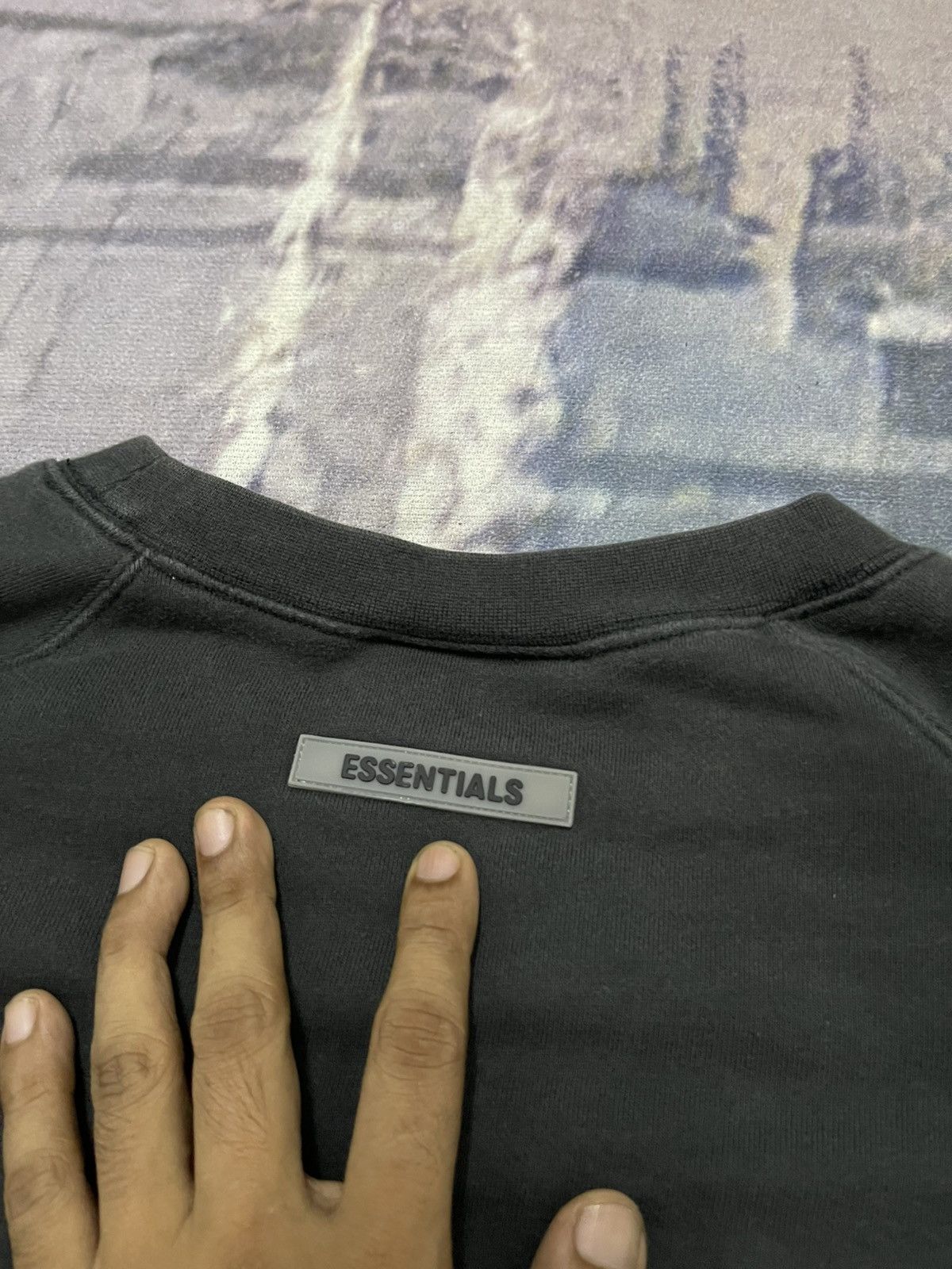 Fear of God ESSENTIALS FEAR OF GOD RUBBER LOGO CREWNECK OVERSIZE STYLE Size US S / EU 44-46 / 1 - 16 Thumbnail
