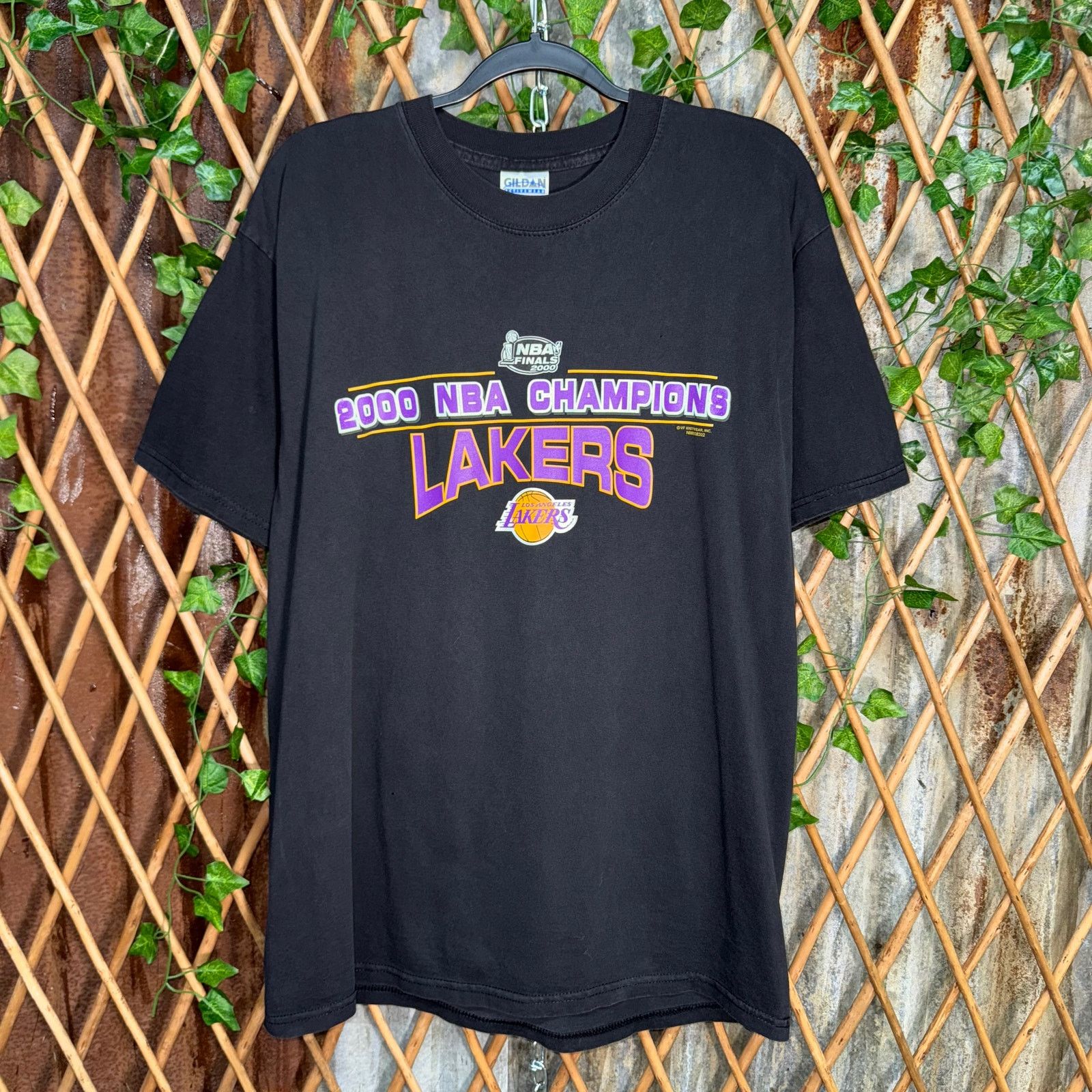 NBA Vintage Y2K 2000s NBA finals champions kobe shaq t-shirt Size US L / EU 52-54 / 3 - 1 Thumbnail