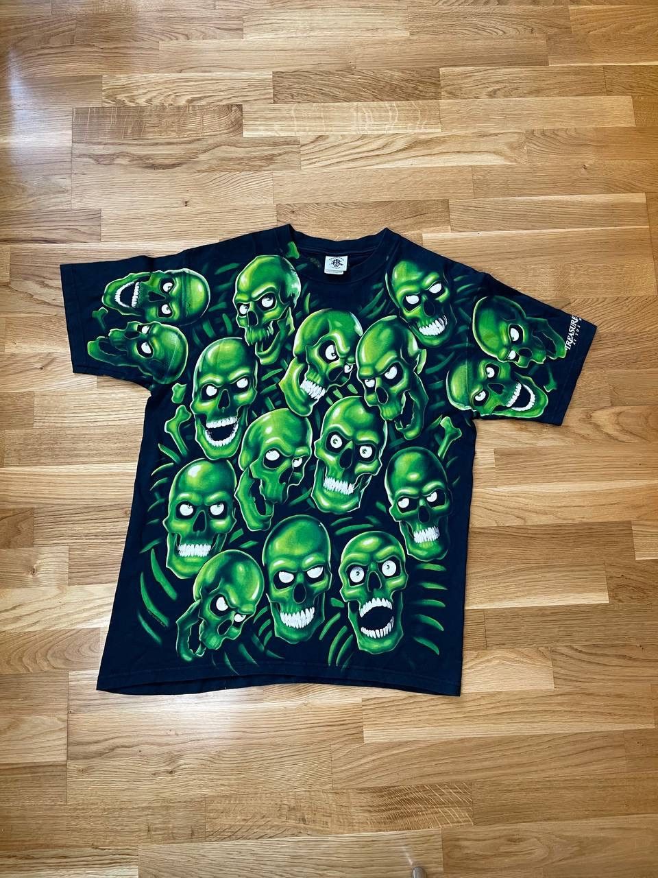 Liquid Blue Vintage Liquid Blue Shirt Mens Green Skull All Over Print L Size US L / EU 52-54 / 3 - 1 Thumbnail