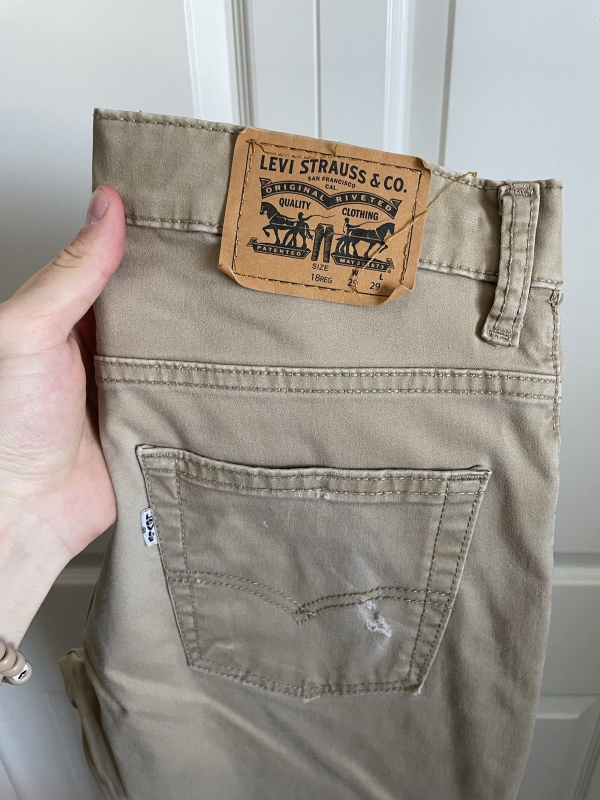 LEVIS 511 SLIM MENS KHAKIS