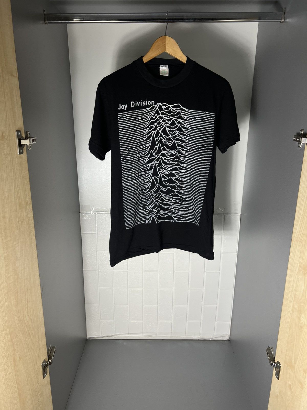 Band Tees VINTAGE JOY DIVISION RETRO ROCK T-SHIRT WORLD TOUR Y2K 90s Size US M / EU 48-50 / 2 - 6 Thumbnail