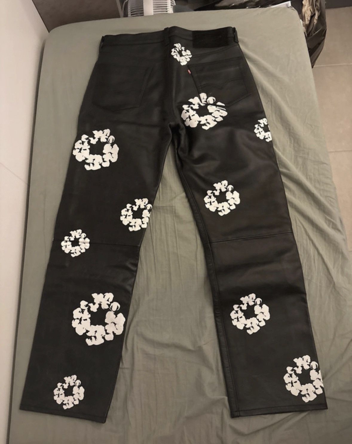 DENIM TEARS Denim Tears Black Leather Pants Cotton Wreath Size US 34 / EU 50 - 6 Thumbnail