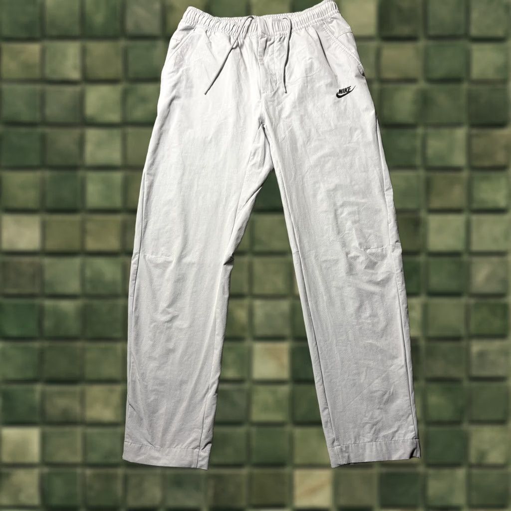 Nike Nike Sportswear Commuter Pants Men M Platinum Tech Woven Performance DM6621 Size US 31 - 1 Thumbnail