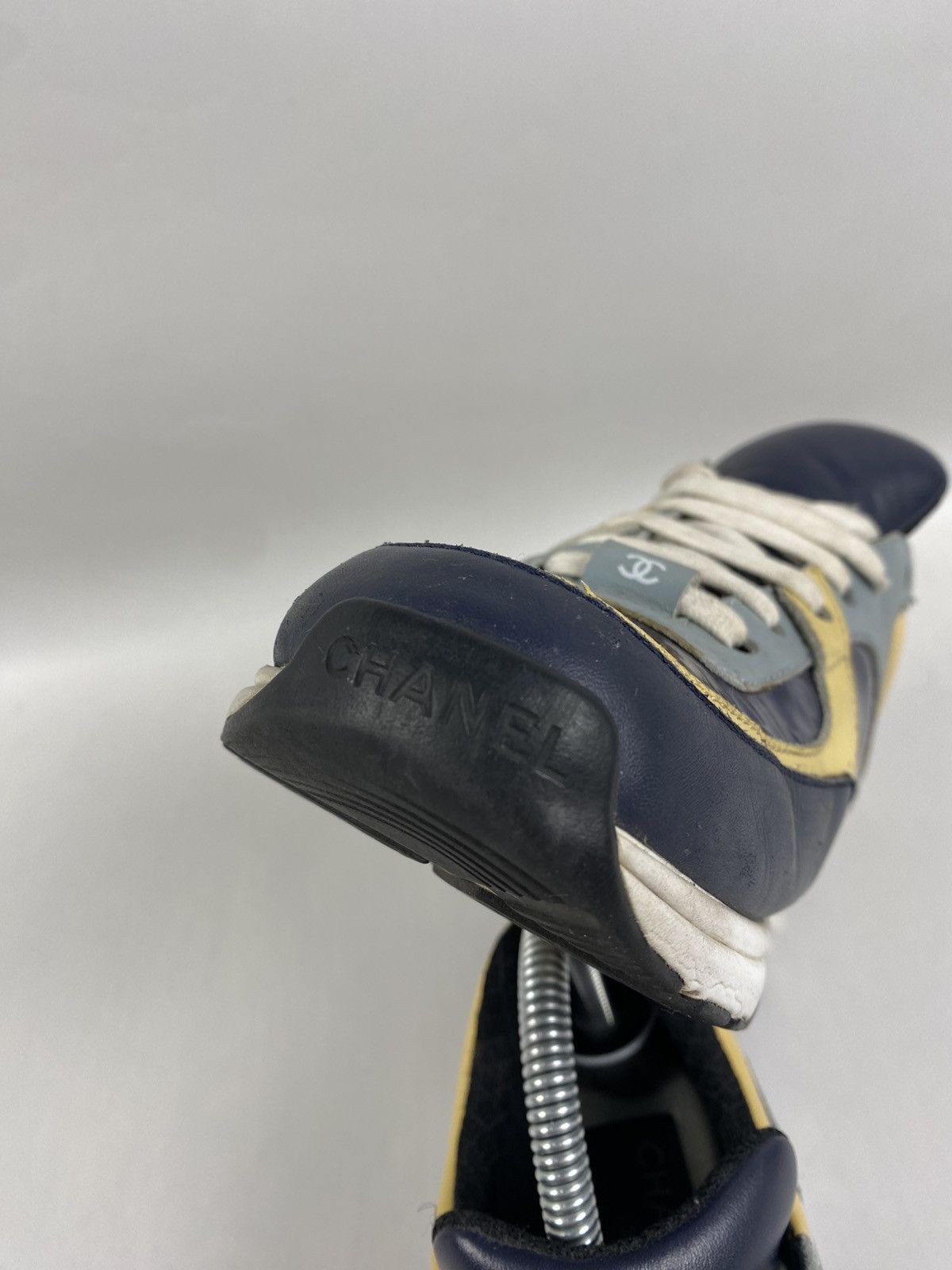 Chanel Chanel Low-Top Sneakers Size US 7 / IT 37 - 5 Thumbnail