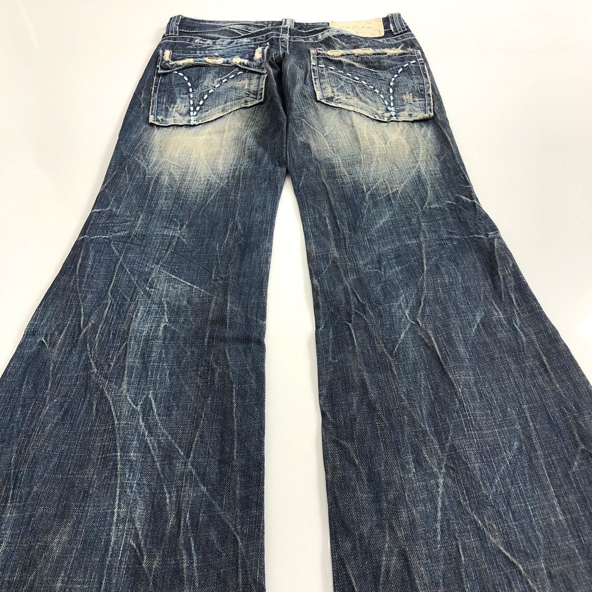 If Six Was Nine × Le Grande Bleu (L.G.B.) × Vintage Vintage Lolita Exotic Flared Jeans Distressed Faded Denim Size US 27 - 19 Thumbnail