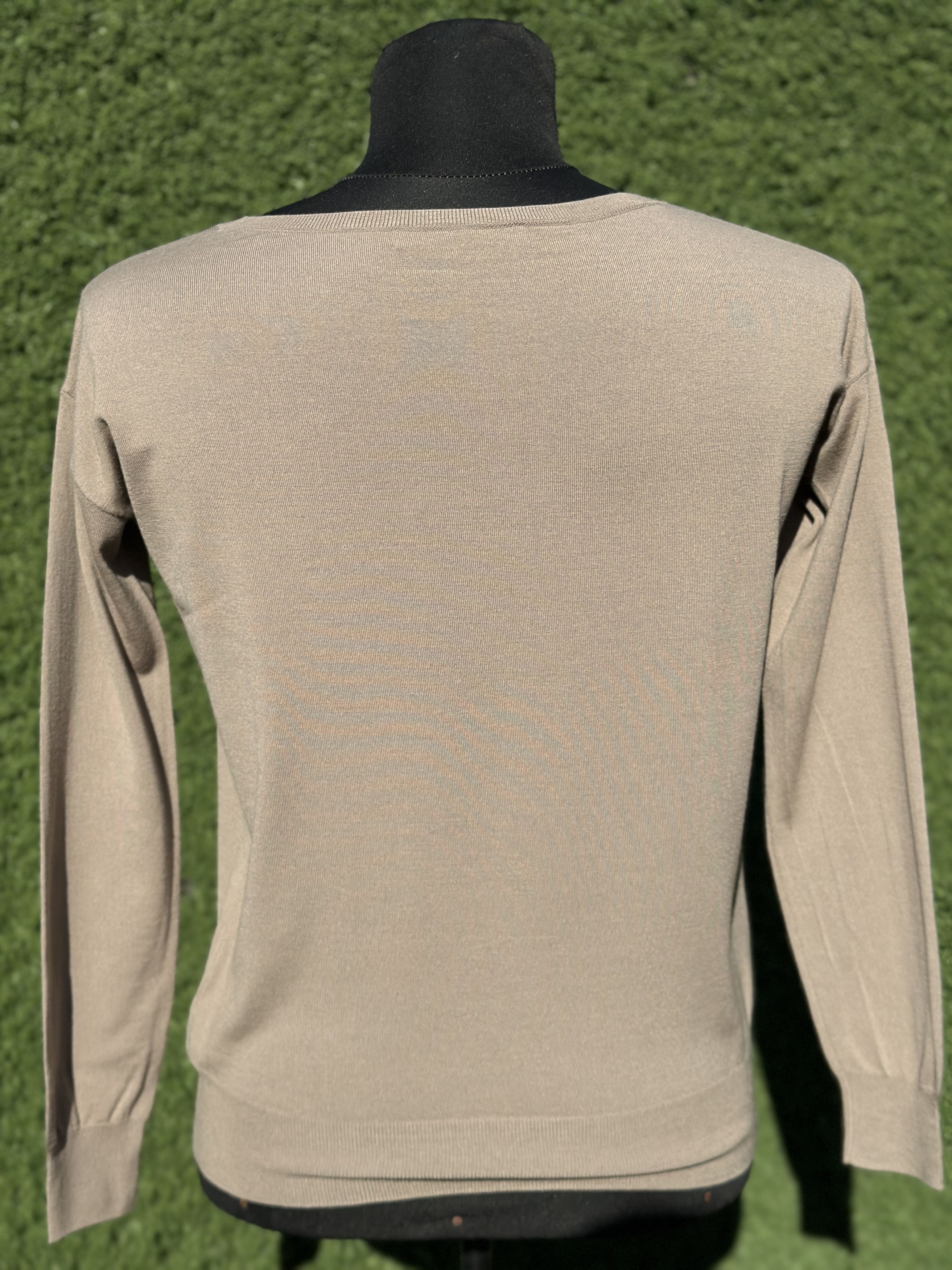 Ralph Lauren Purple Label Ralph Lauren Purple Label V-Neck Wool Knit Sweater Size S Size S / US 4 / IT 40 - 5 Thumbnail