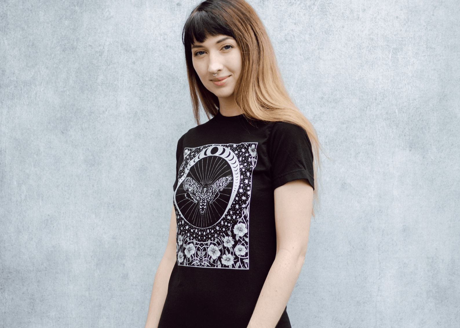 Designer × Vintage Honey Bee and Crescent Moon Floral Unisex Black T-Shirt Size US L / EU 52-54 / 3 - 2 Thumbnail