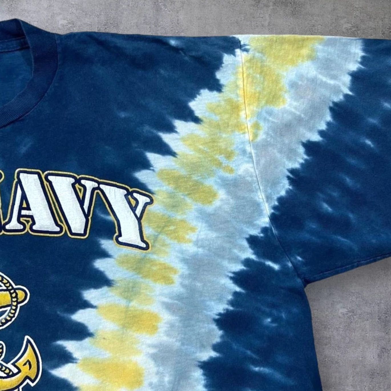Liquid Blue Vintage Liquid Blue U.S. Navy Anchor Graphic Tie Dye Single Stitch T-Shirt XL Mens Size US XL / EU 56 / 4 - 7 Thumbnail