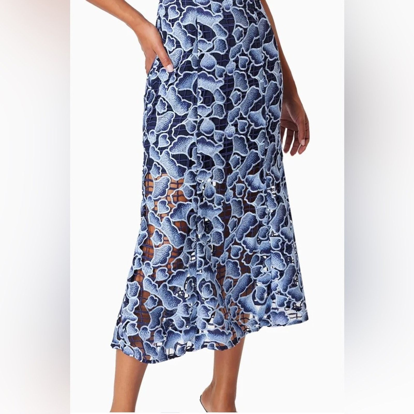 ELLIATT NWT Elliatt $300 Blue Floral Midi Skirt Size S Size 27" / US 4 / IT 40 - 5 Thumbnail