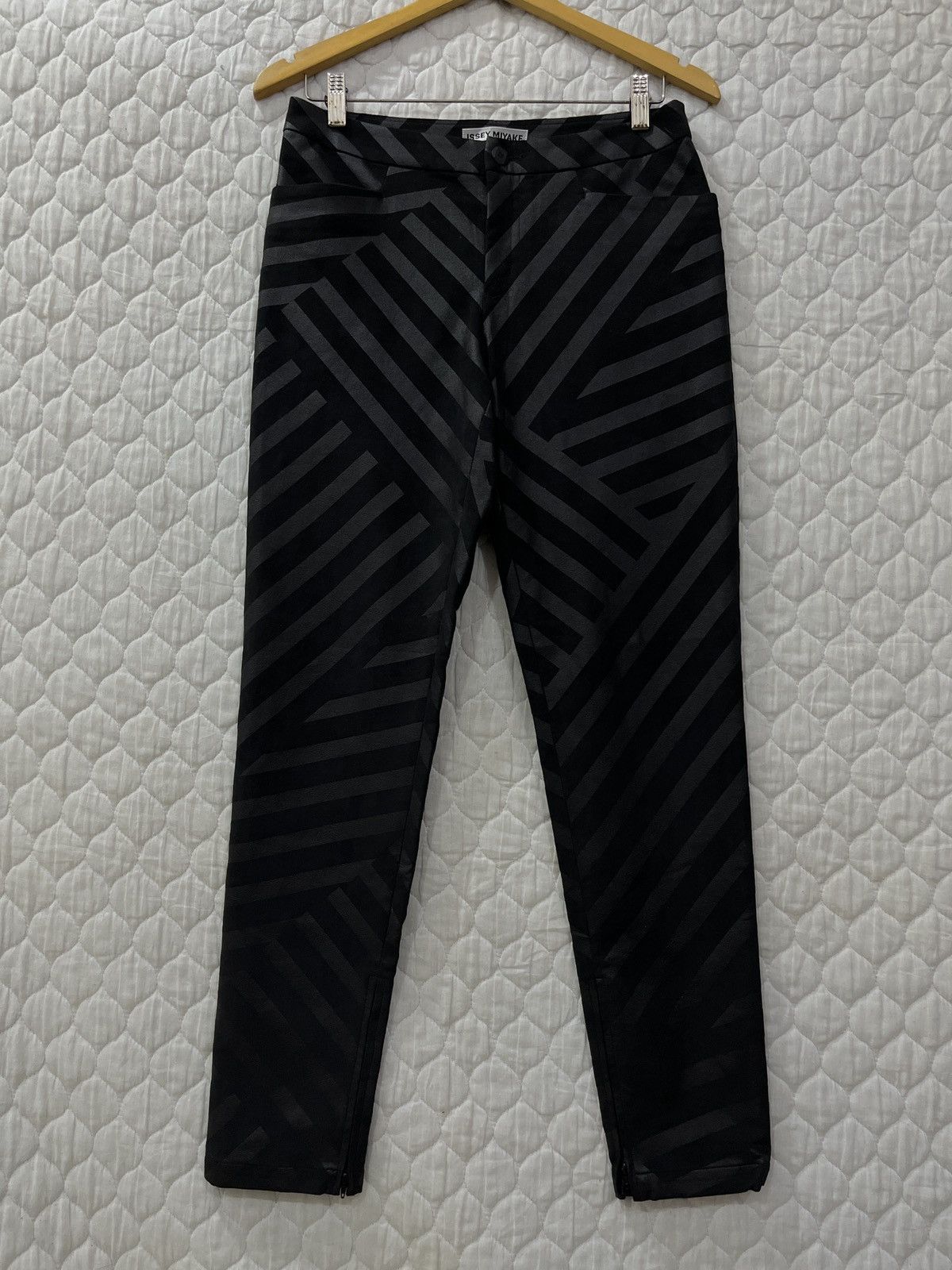 Issey Miyake (Xxxx)🔥🔥HYPE ISSEY MIYAKE PANTS Size 29" - 1 Thumbnail