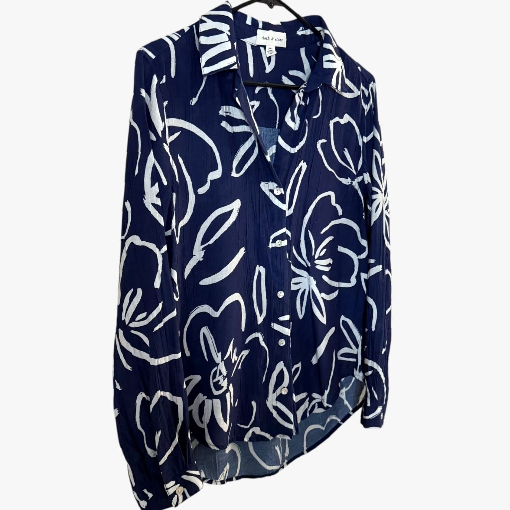 Anthropologie Cloth & Stone Anthropologie Floral Button-Up Shirt Blouse Blue Women's Medium Size M / US 6-8 / IT 42-44 - 3 Thumbnail