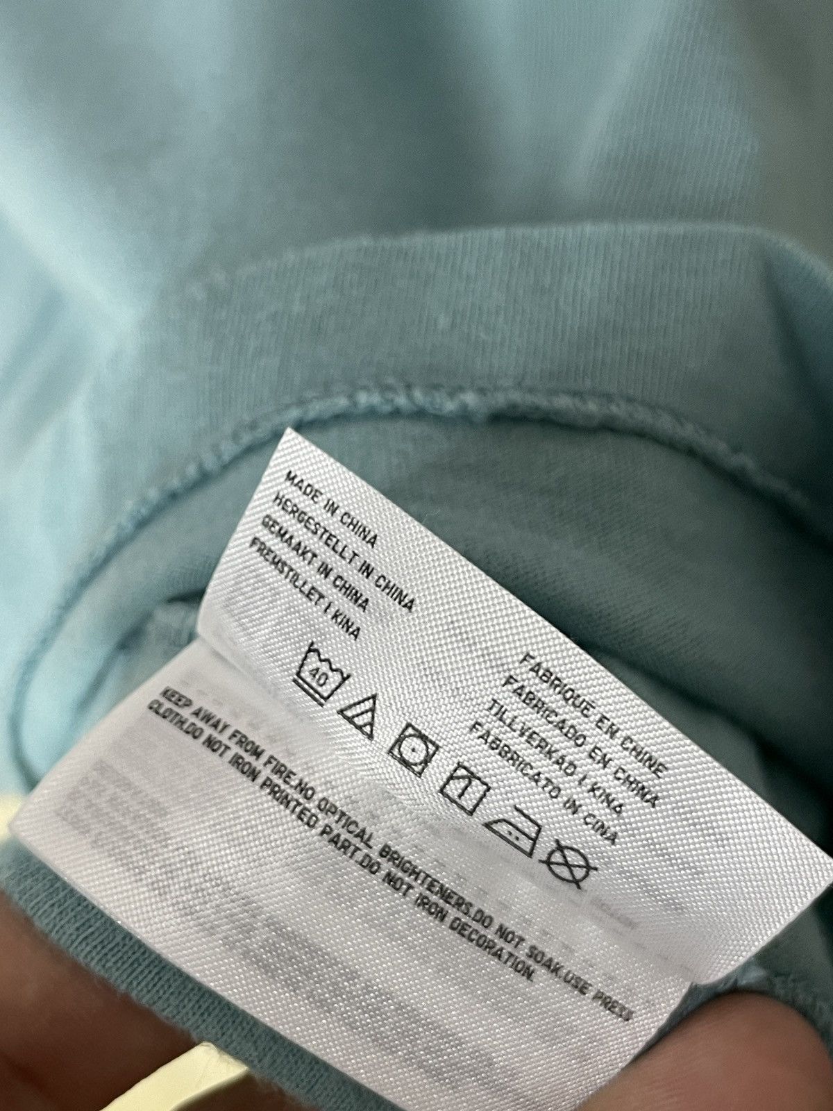 Kaws × Uniqlo Uniqlo X Kaws T Shirt tee Size US L / EU 52-54 / 3 - 7 Thumbnail
