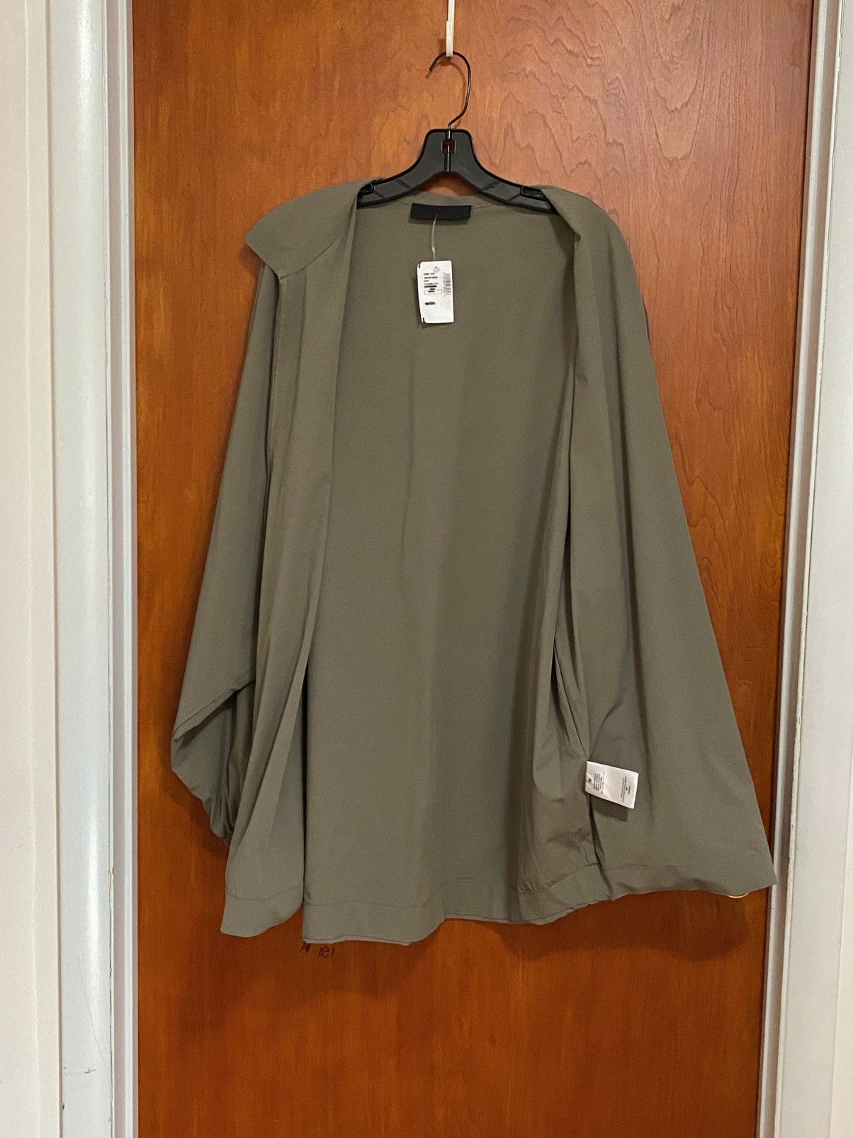 Fear of God FEAR OF GOD ESSENTIALS logo-patch oversized shirt size M Size US M / EU 48-50 / 2 - 11 Thumbnail