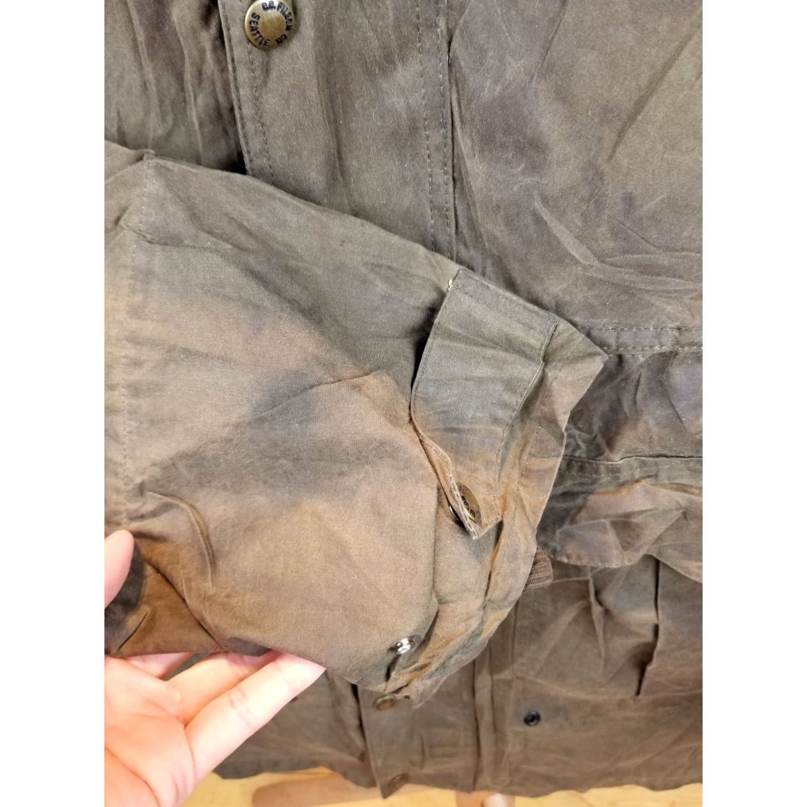 Filson VINTAGE Filson OIL WAXED THIN CLOTH HUNTING HOODED JACKET SZ XLARGE Jacket Men XL Green Hooded Lined OVERCOAT Hunting 90s Size US XL / EU 56 / 4 - 6 Thumbnail