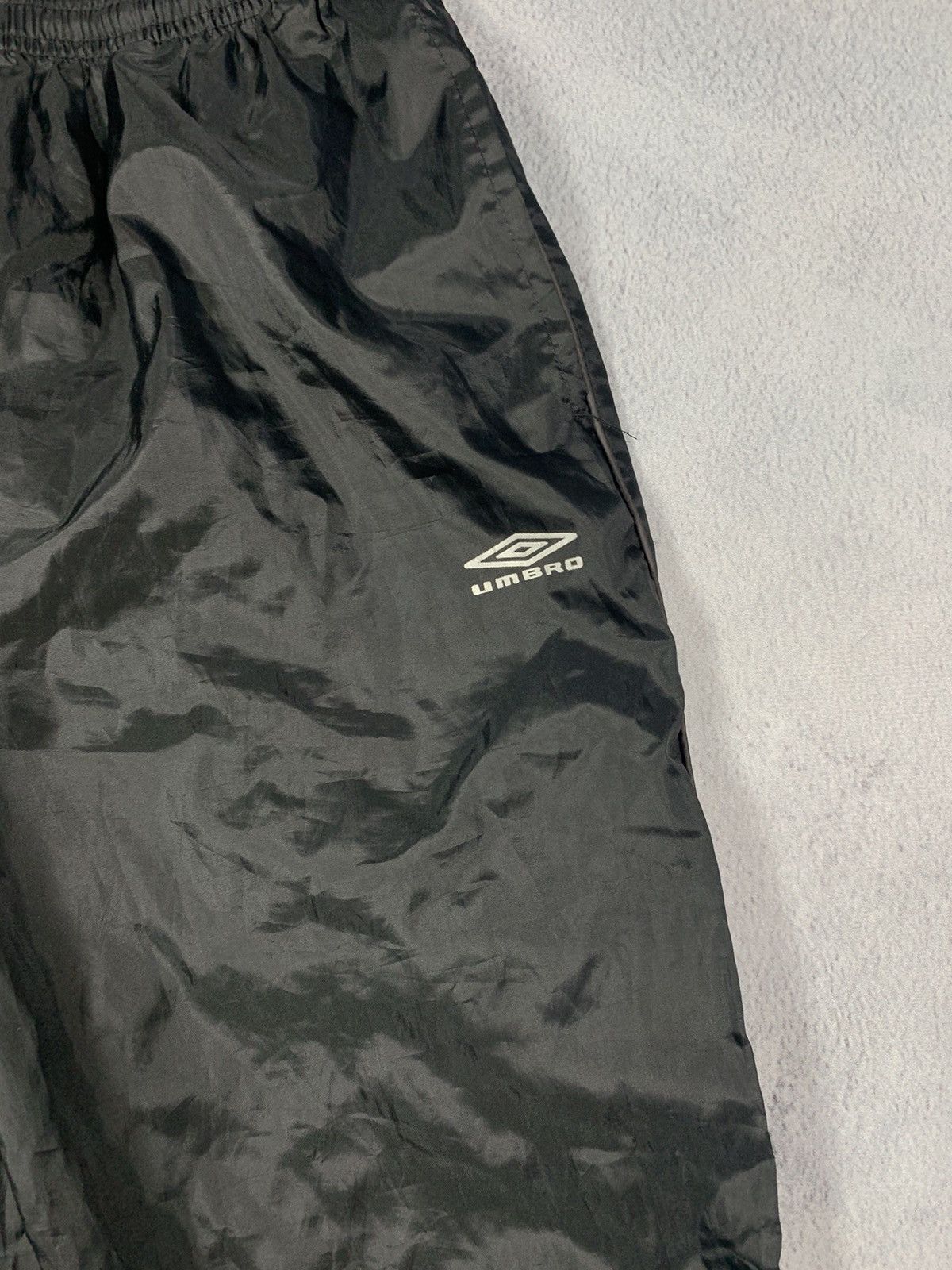 Umbro × Vintage Vintage Y2K Umbro nylon track pants streetwear style size XS Size US 26 / EU 42 - 3 Thumbnail