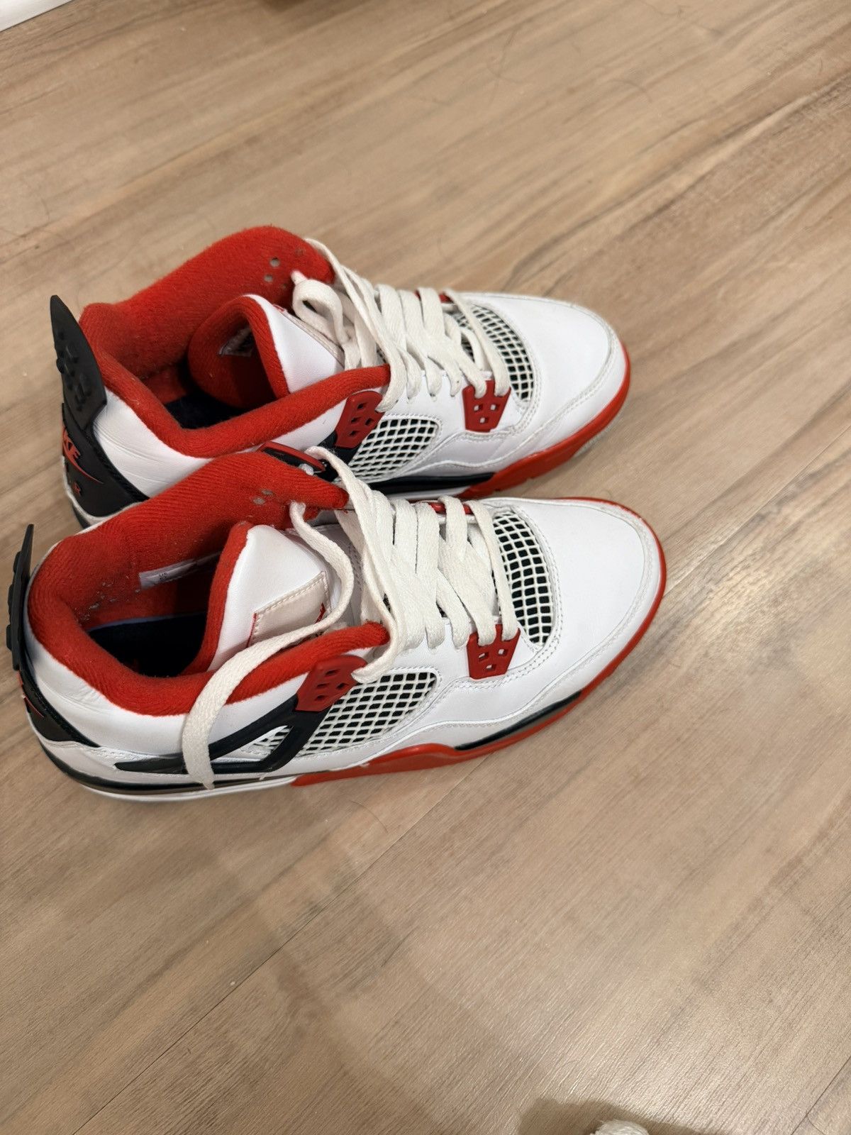 Nike Air Jordan 4 Retro "Fire Red" Size US 6 / IT 36 - 7 Thumbnail