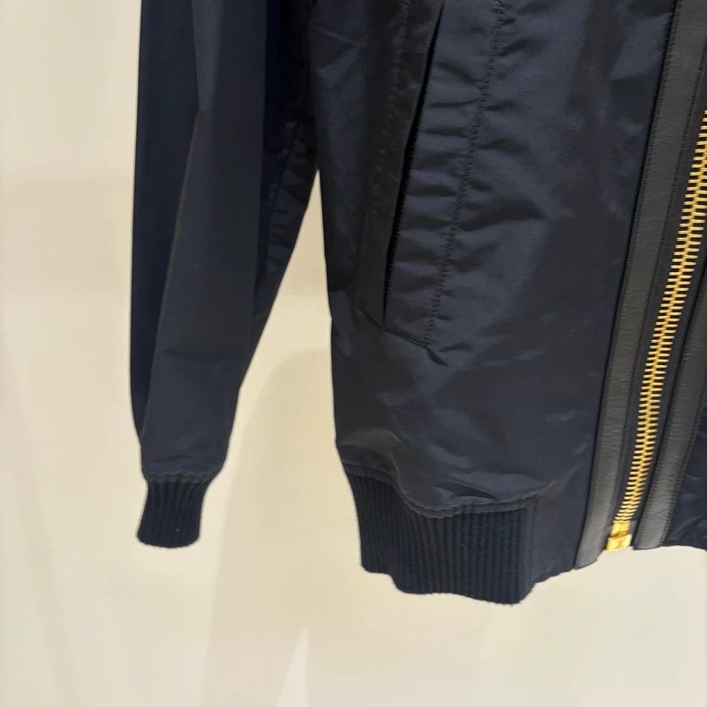 Louis Vuitton Louis Vuitton Black assault jacket presbyopic leather zipp Size S / US 4 / IT 40 - 5 Thumbnail