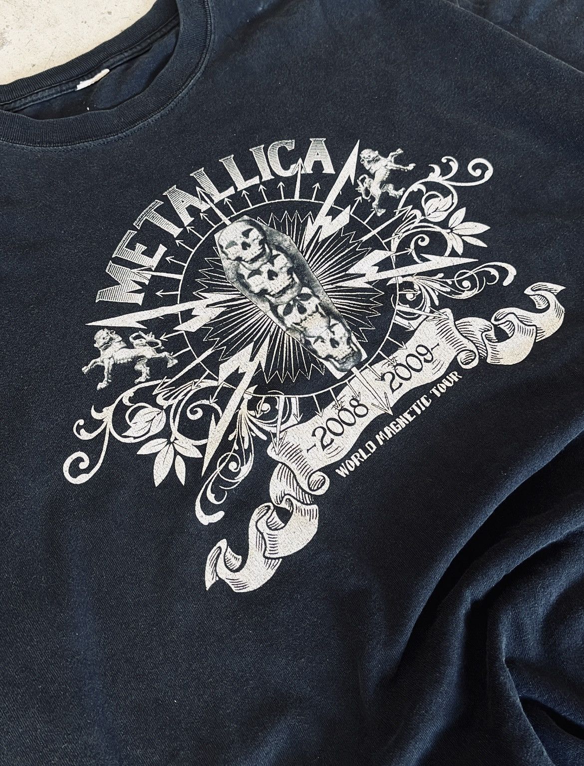 Band Tees × Vintage Vintage Metallica 2008-2009 World Magnetic Tour Tee Size US XL / EU 56 / 4 - 2 Thumbnail