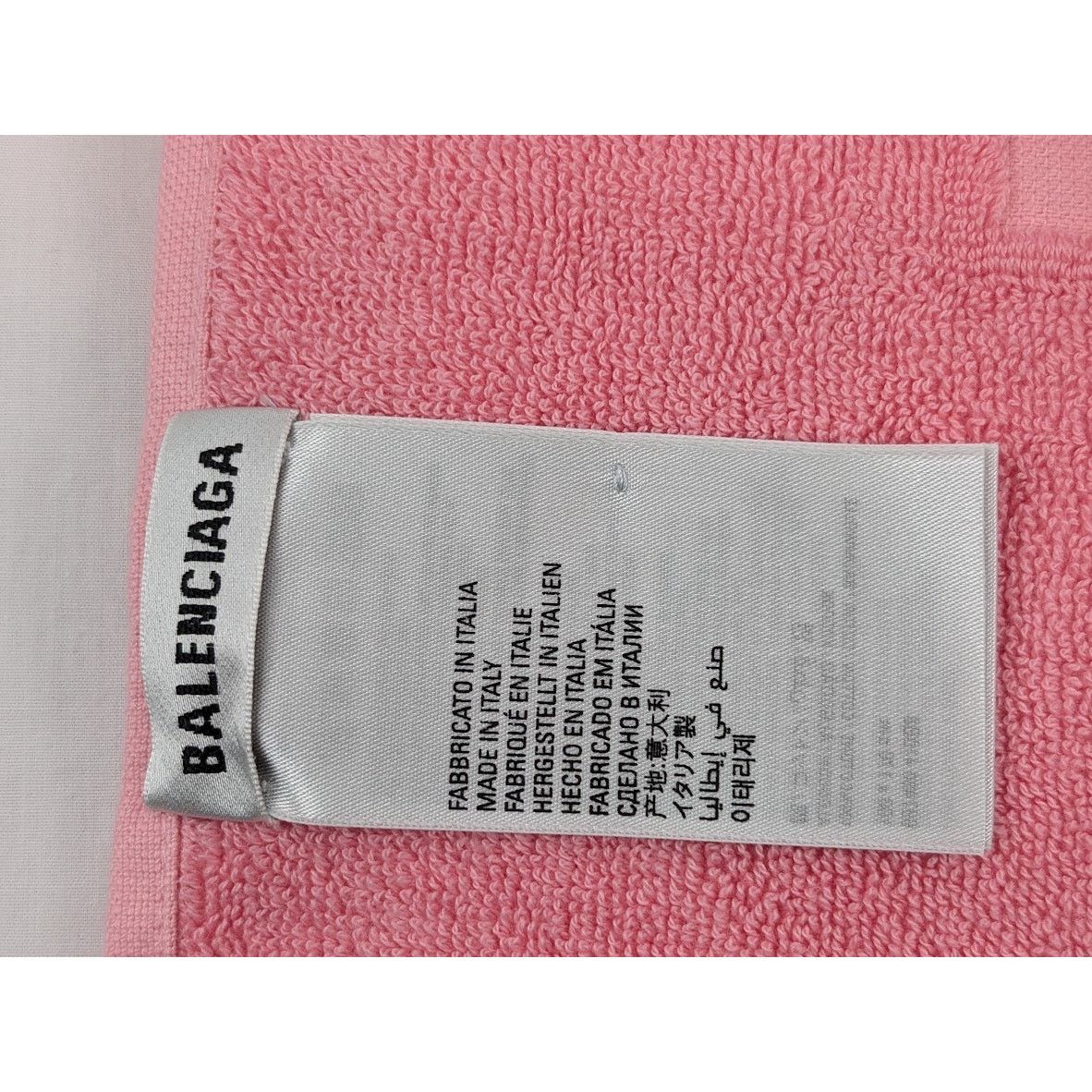 Balenciaga o1rshd1 Size: OS / SA BB Paris Icon Towel in Pink Size ONE SIZE - 13 Thumbnail