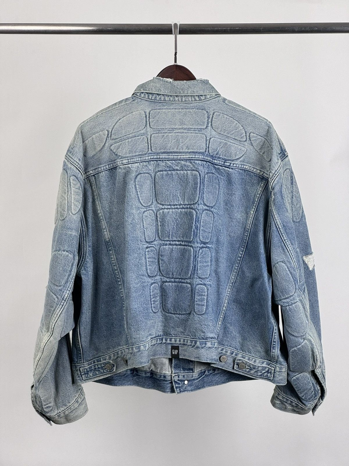 Balenciaga × Gap × Kanye West Padded Denim Jacket L Size US L / EU 52-54 / 3 - 7 Thumbnail