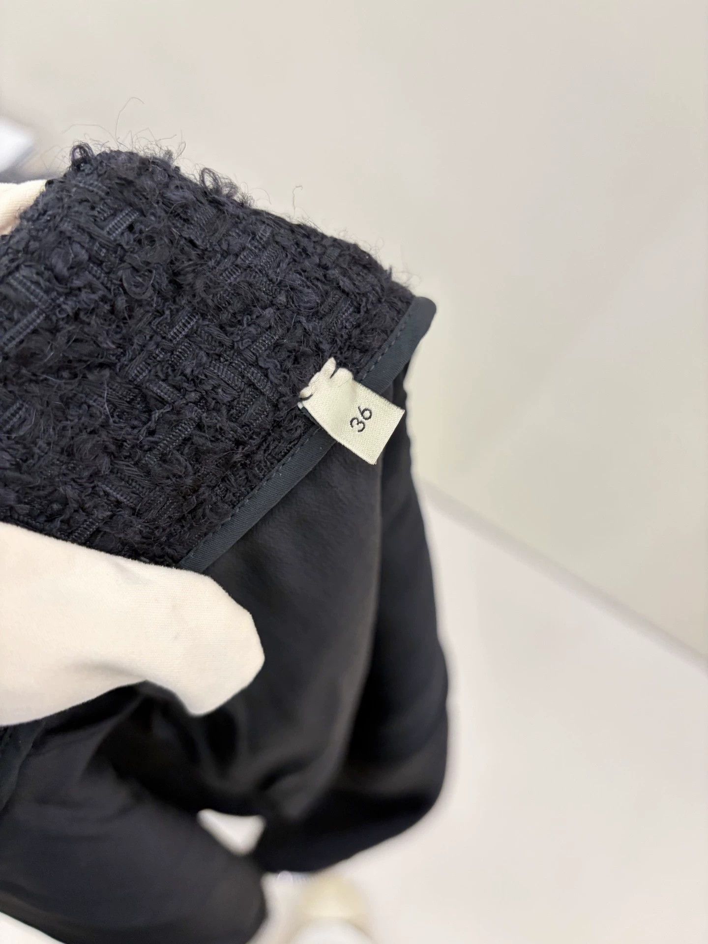 Gucci Gucci pre-owned black tweed mini skirt 36 Size 26" / US 2 / IT 38 - 4 Thumbnail