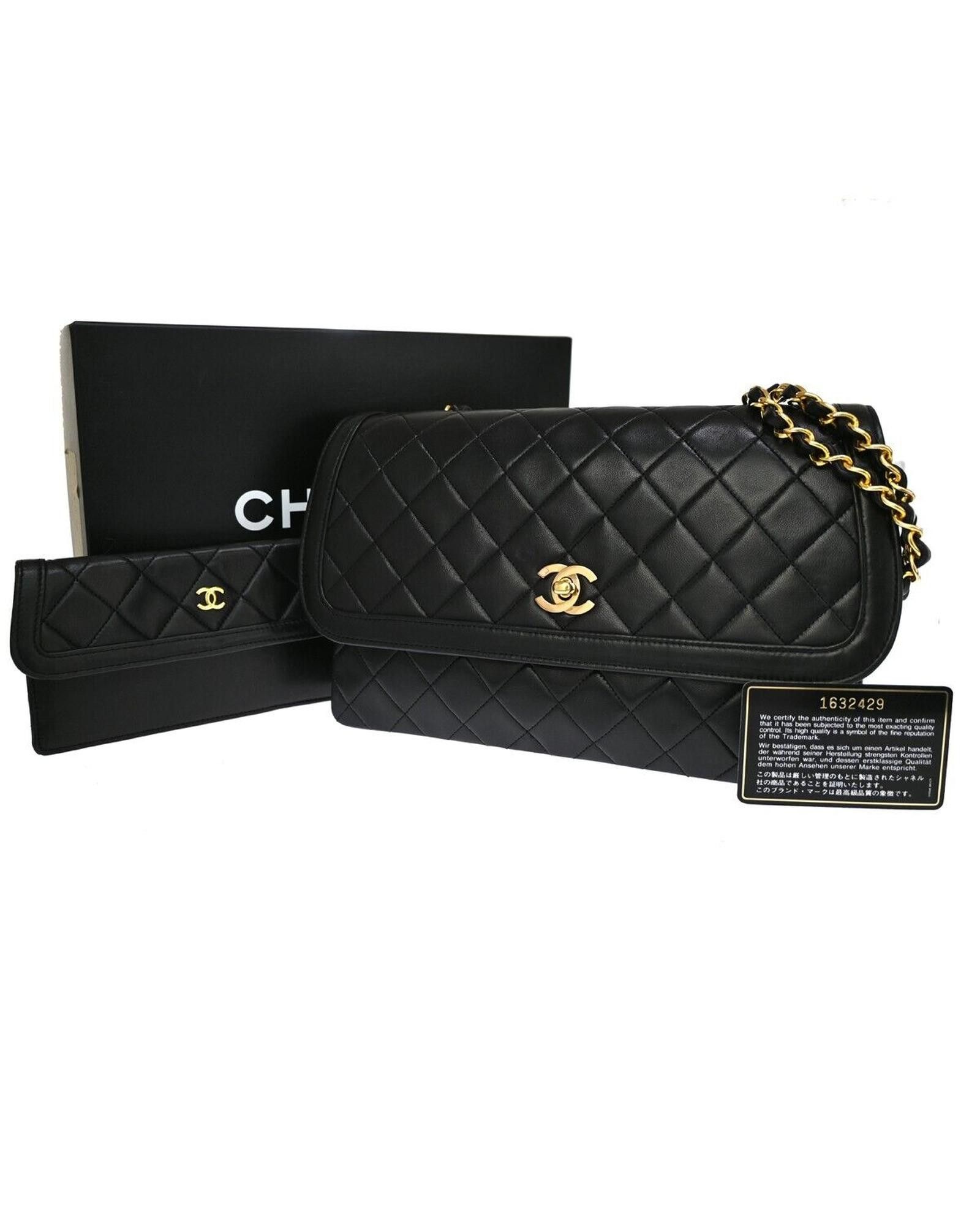 image of Chanel Sophisticated Black Leather Shoulder Bag With Gold Hardware, Women's