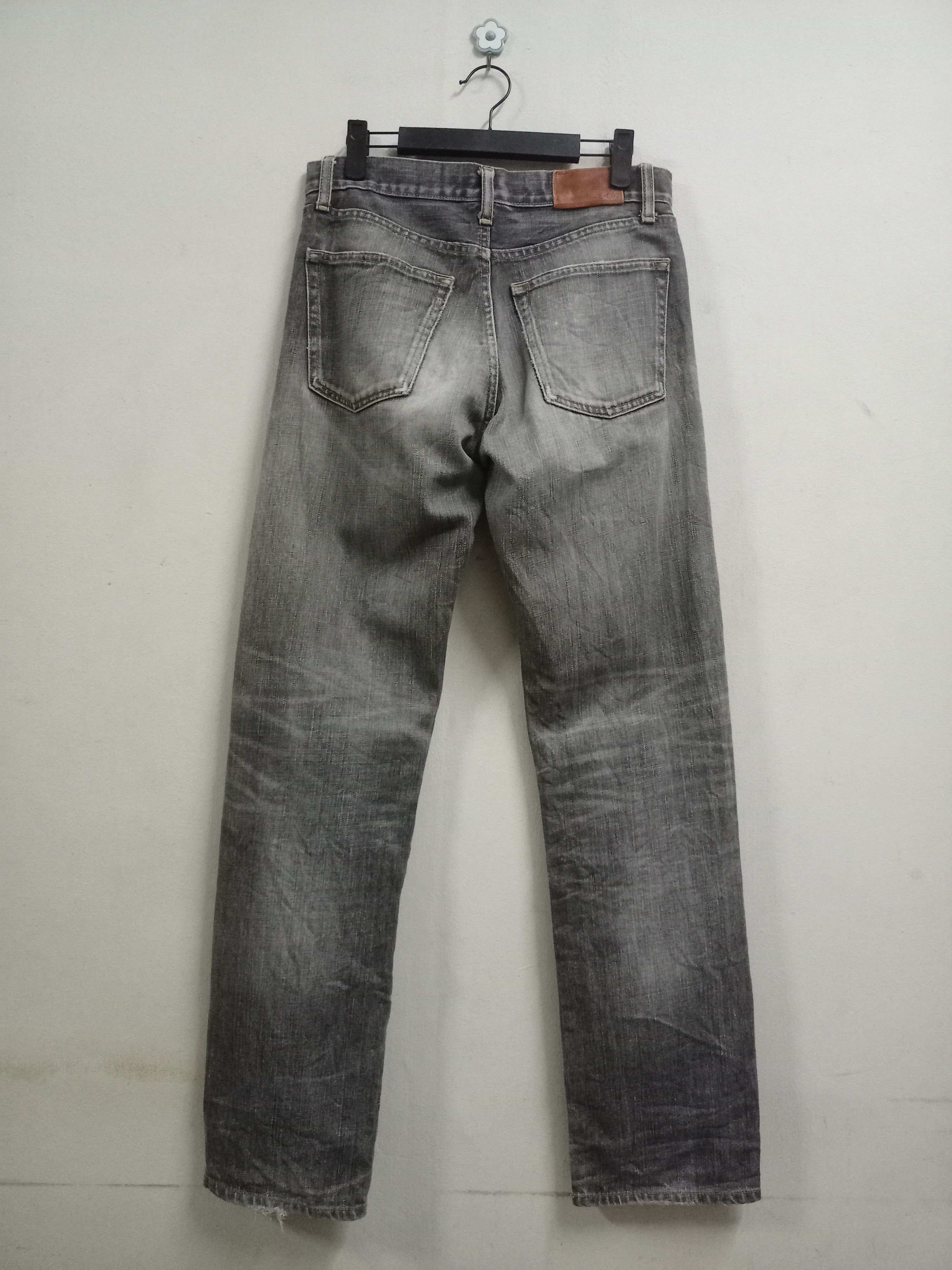 Japanese Brand × Uniqlo Vintage Japanese Uniqlo Faded Black Jeans 30x31 Size US 30 / EU 46 - 2 Thumbnail