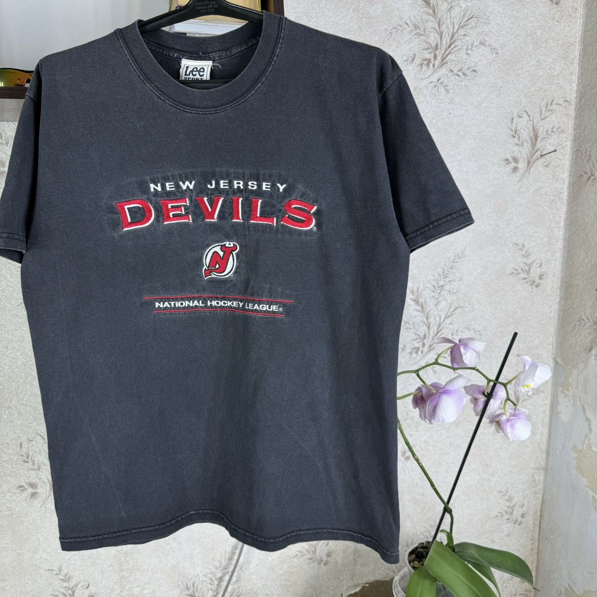 Lee × NHL × Vintage New Jersey Devils T shirt 90s Lee Sport NHL Hockey L Black Size US L / EU 52-54 / 3 - 4 Thumbnail