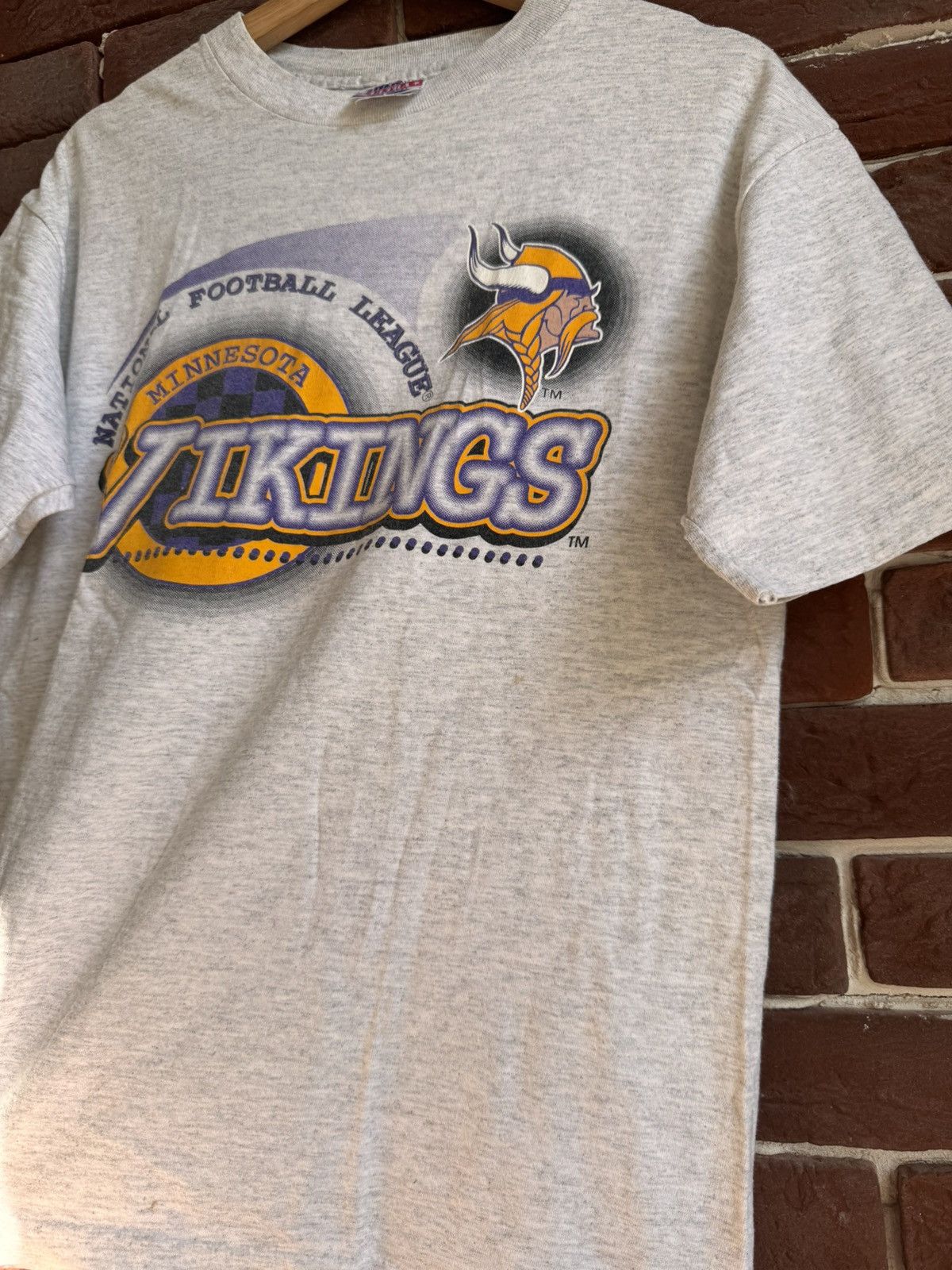 NFL Vintage Minnesota Vikings Tee 90s NFL NHL NBA HYPE STREETWEA Size US L / EU 52-54 / 3 - 12 Thumbnail
